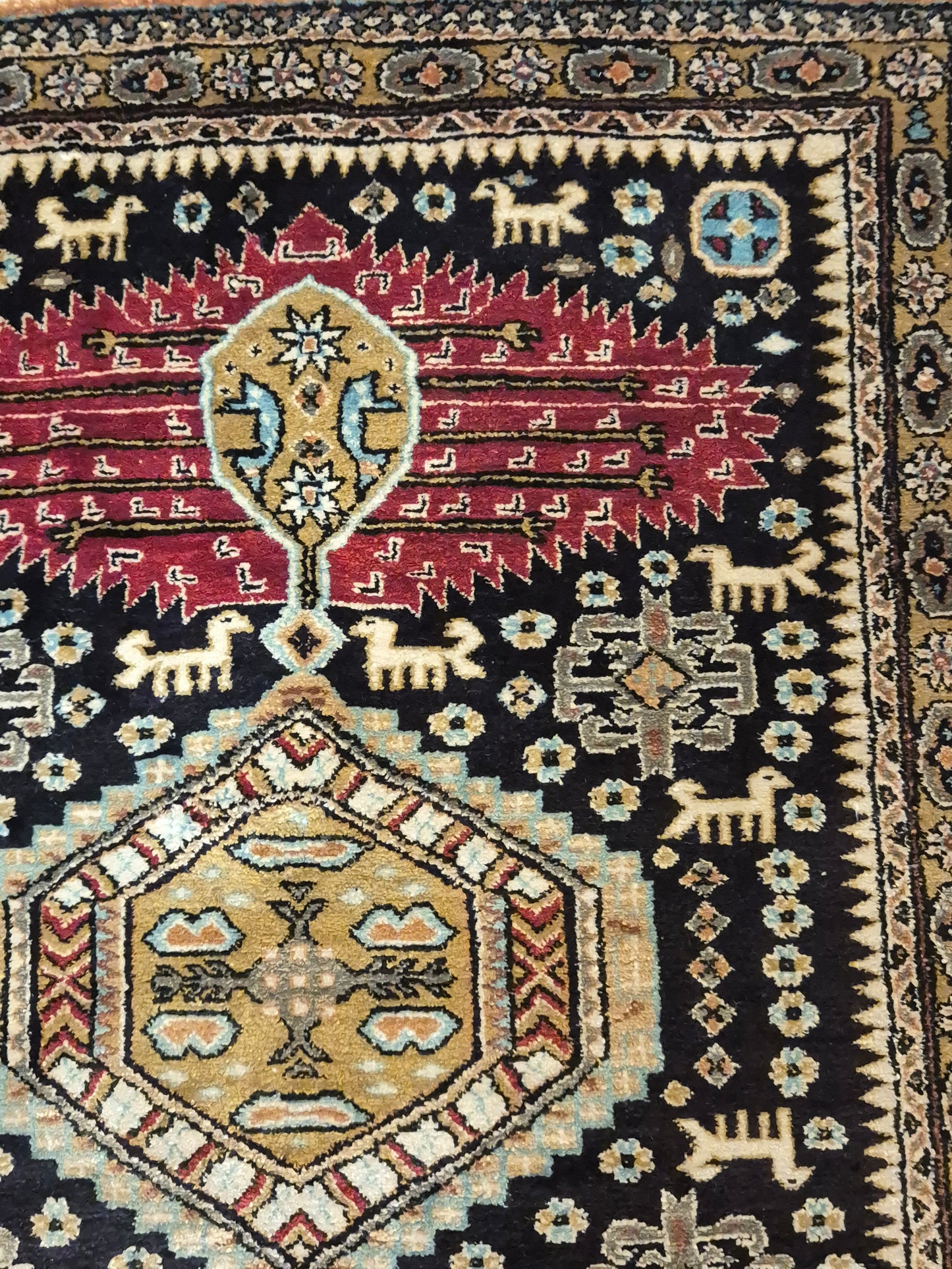 Ghom Seidenteppich reine Seide geometrisches Design Tiermotive