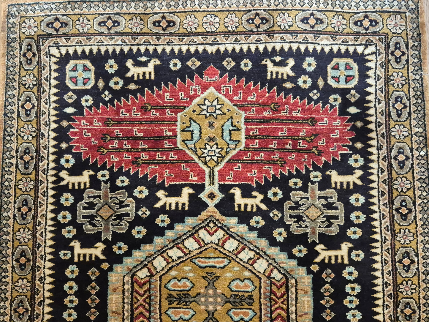 Ghom Seidenteppich reine Seide geometrisches Design Tiermotive