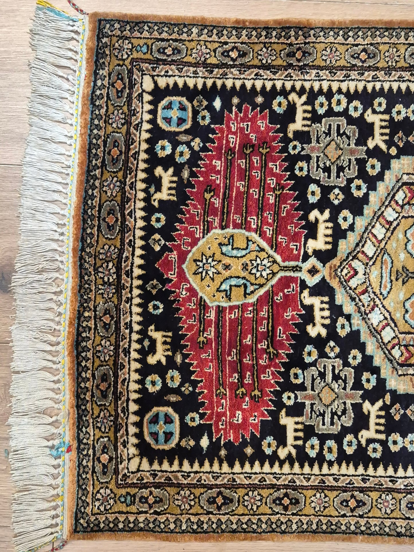 Ghom Seidenteppich reine Seide geometrisches Design Tiermotive