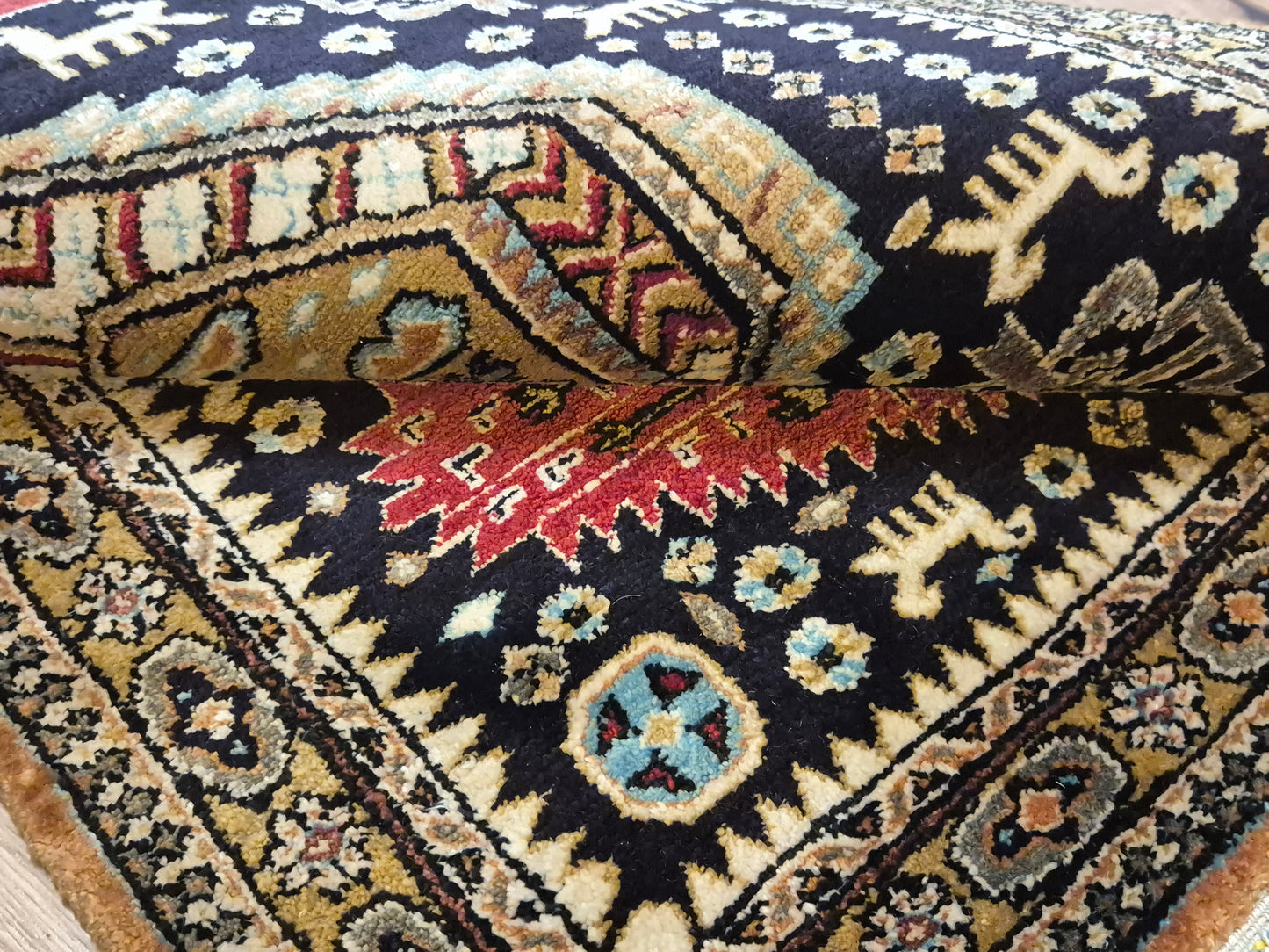 Ghom Seidenteppich reine Seide geometrisches Design Tiermotive