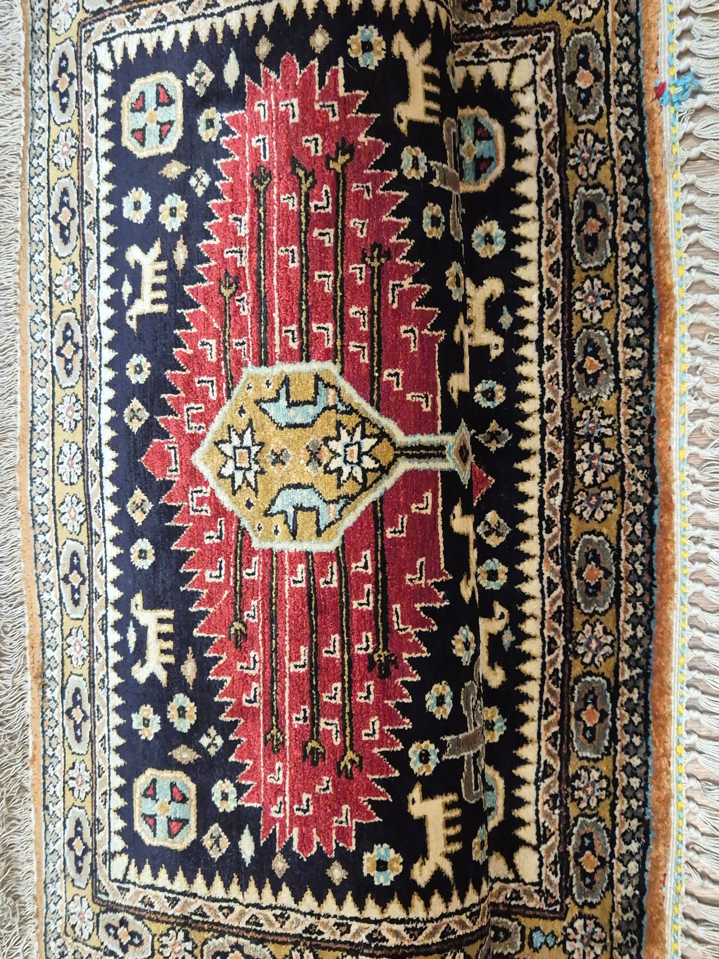 Ghom Seidenteppich reine Seide geometrisches Design Tiermotive