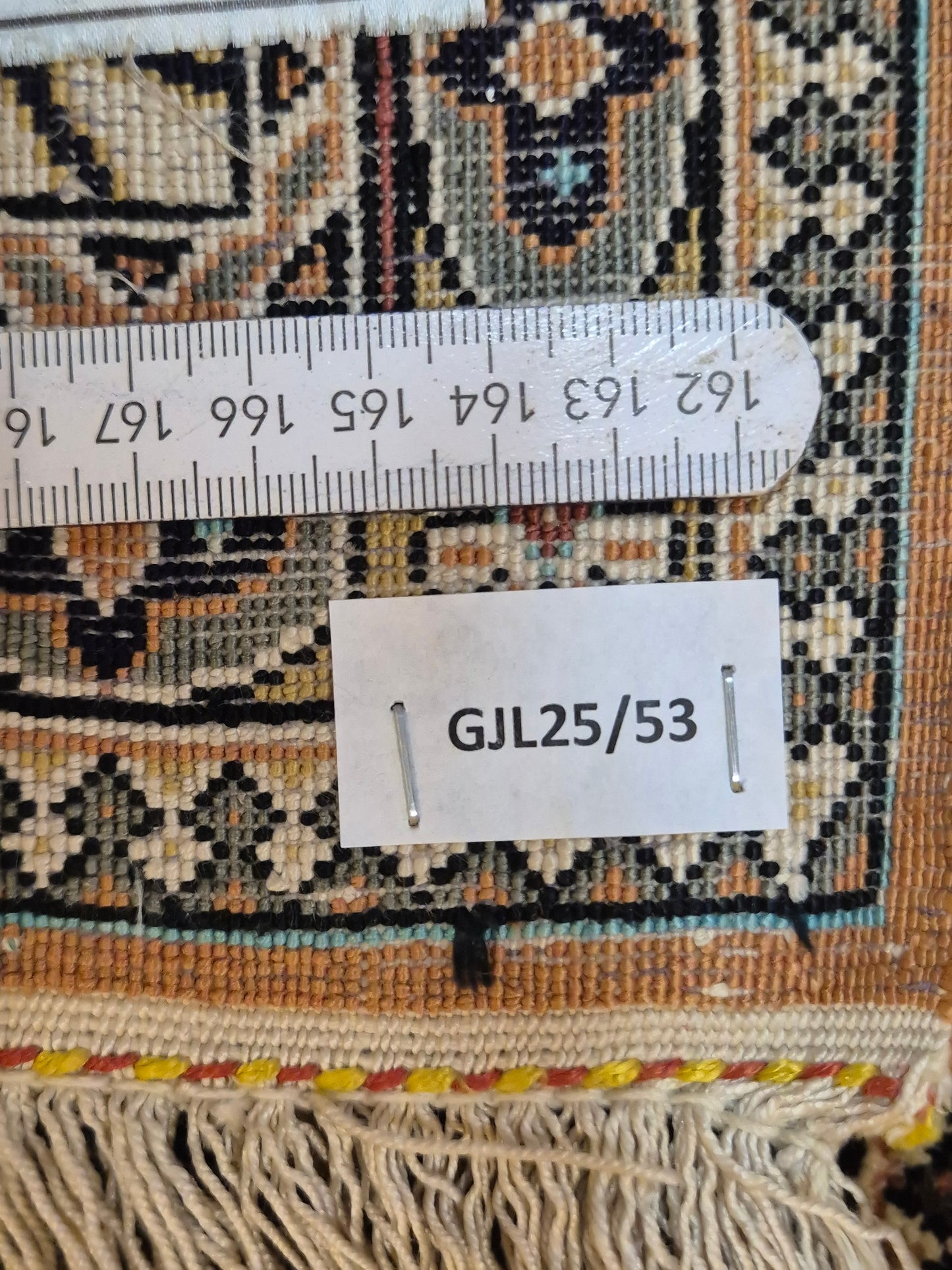 Ghom Seidenteppich reine Seide geometrisches Design Tiermotive