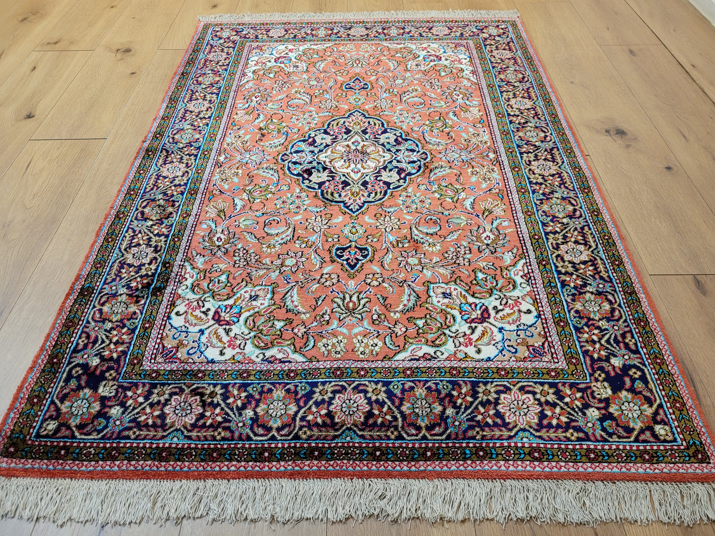 Ghom Teppich Seide auf Seide fein Blumenmuster