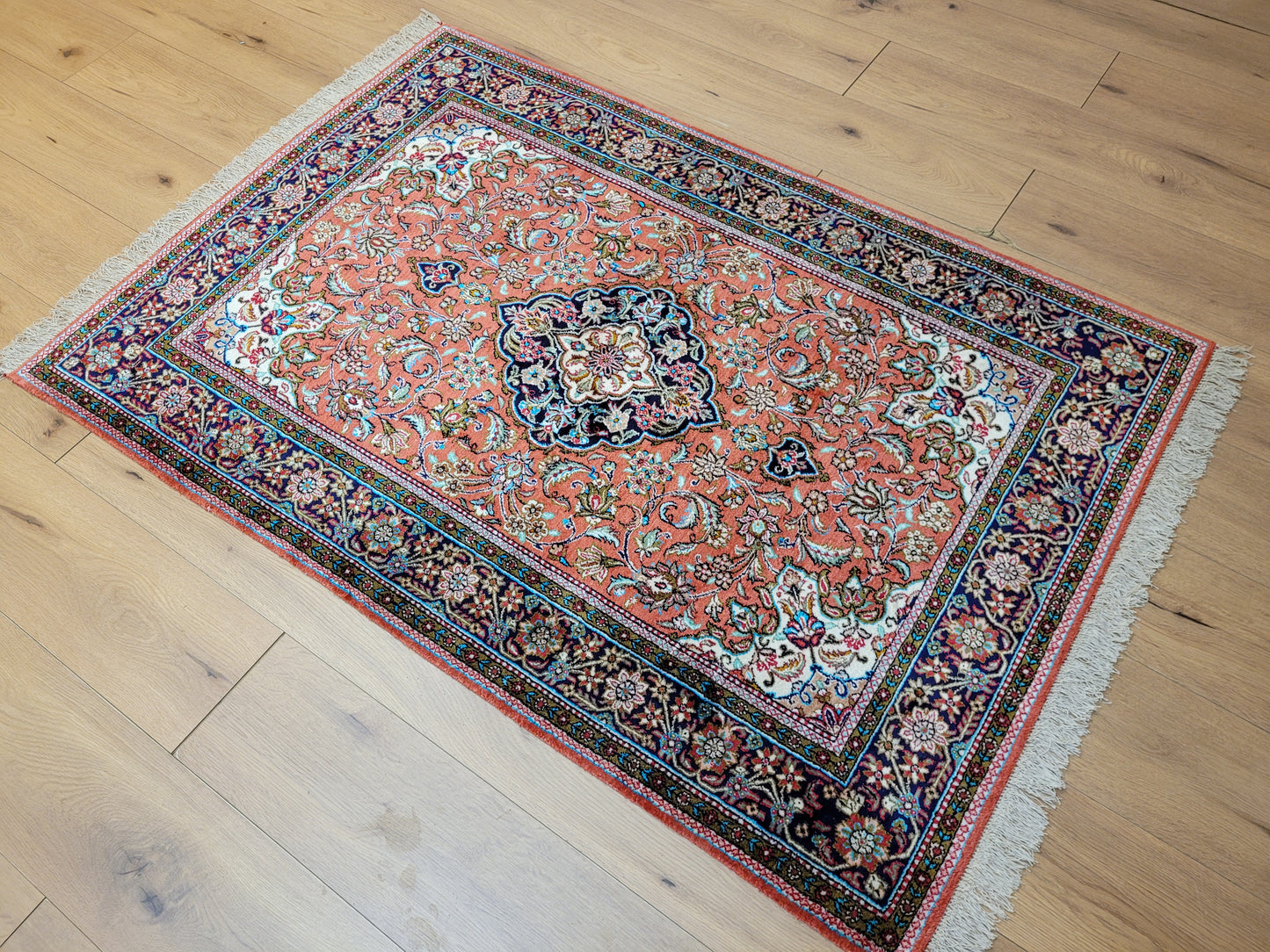 Ghom Teppich Seide auf Seide fein Blumenmuster