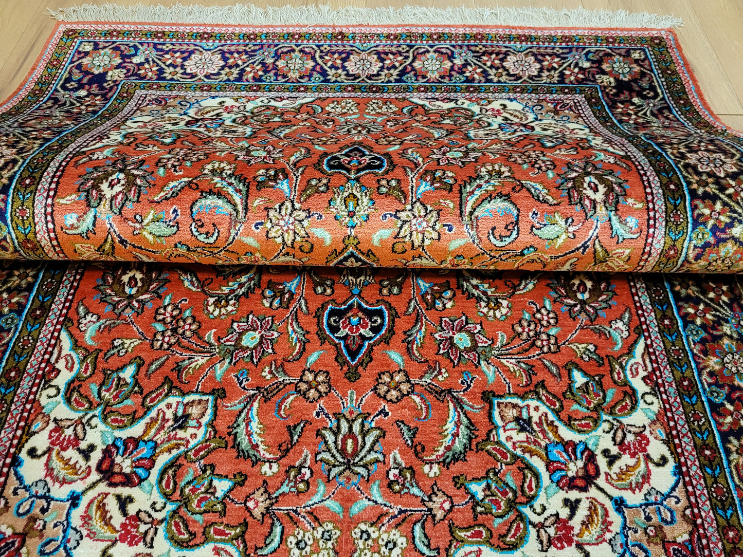 Ghom Teppich Seide auf Seide fein Blumenmuster