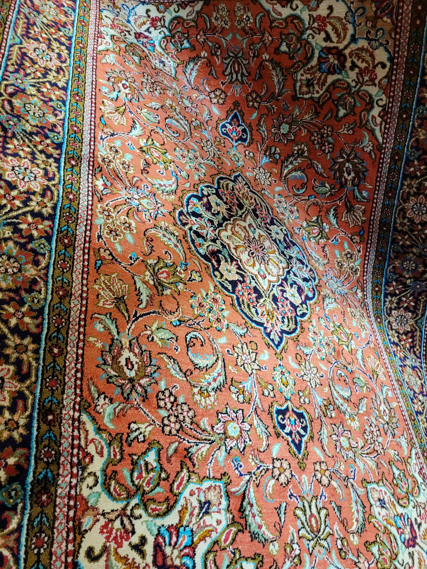 Ghom Teppich Seide auf Seide fein Blumenmuster