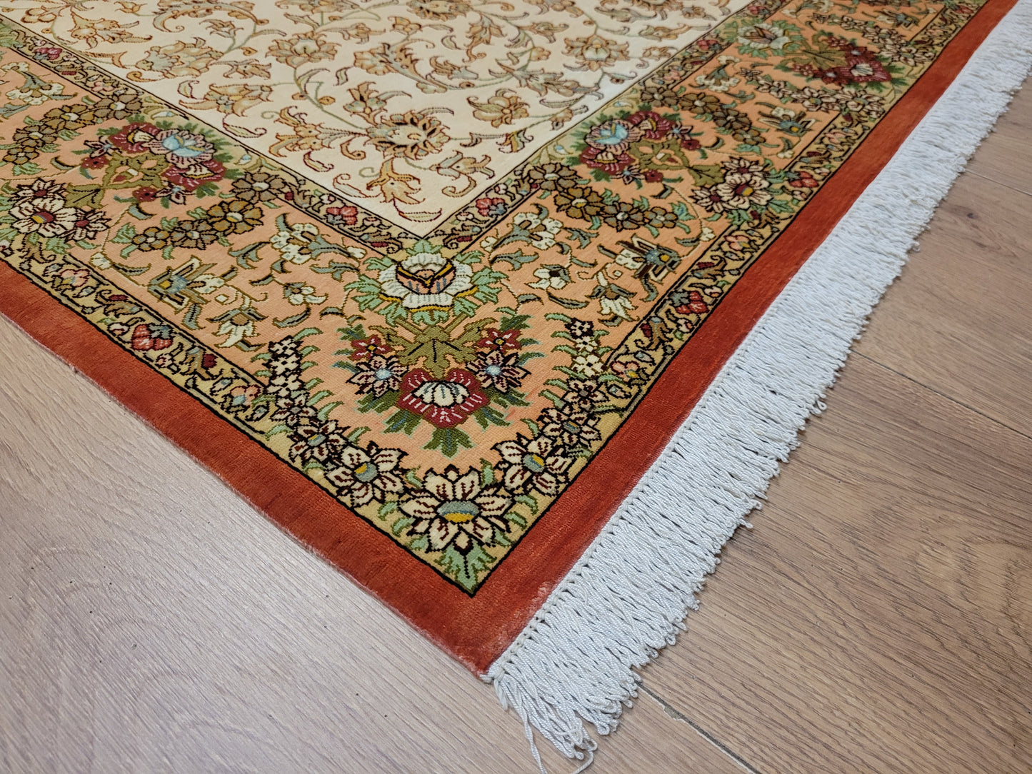 Ghom Teppich Seide auf Seide fein Medaillon Blütenornament