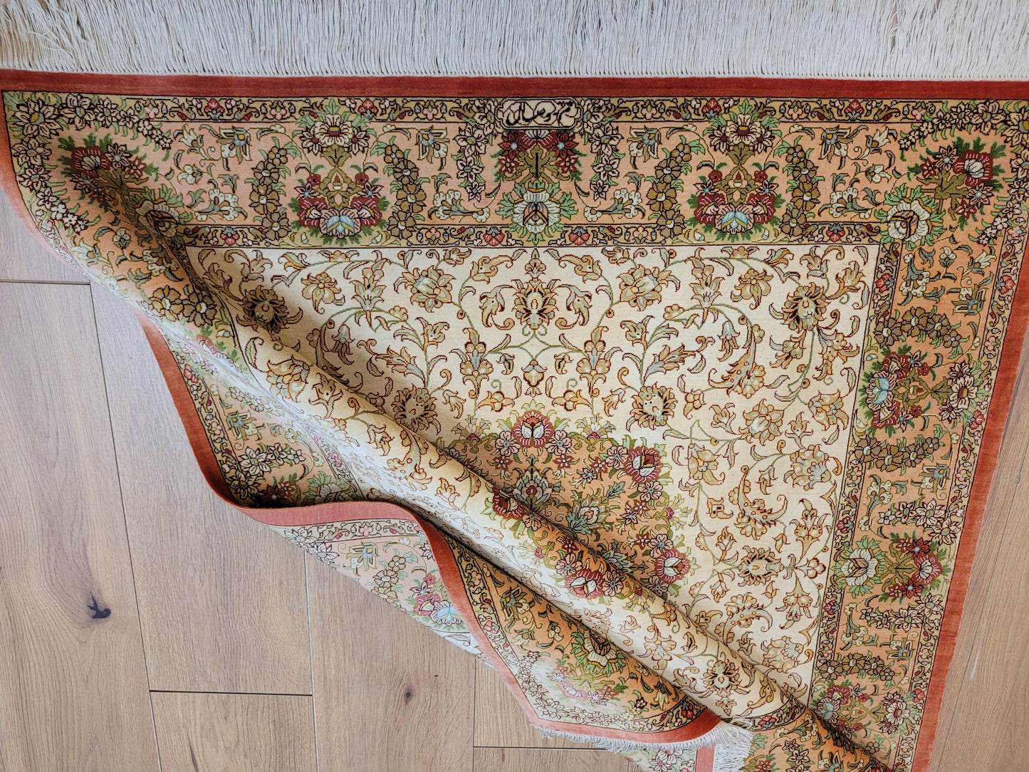 Ghom Teppich Seide auf Seide fein Medaillon Blütenornament