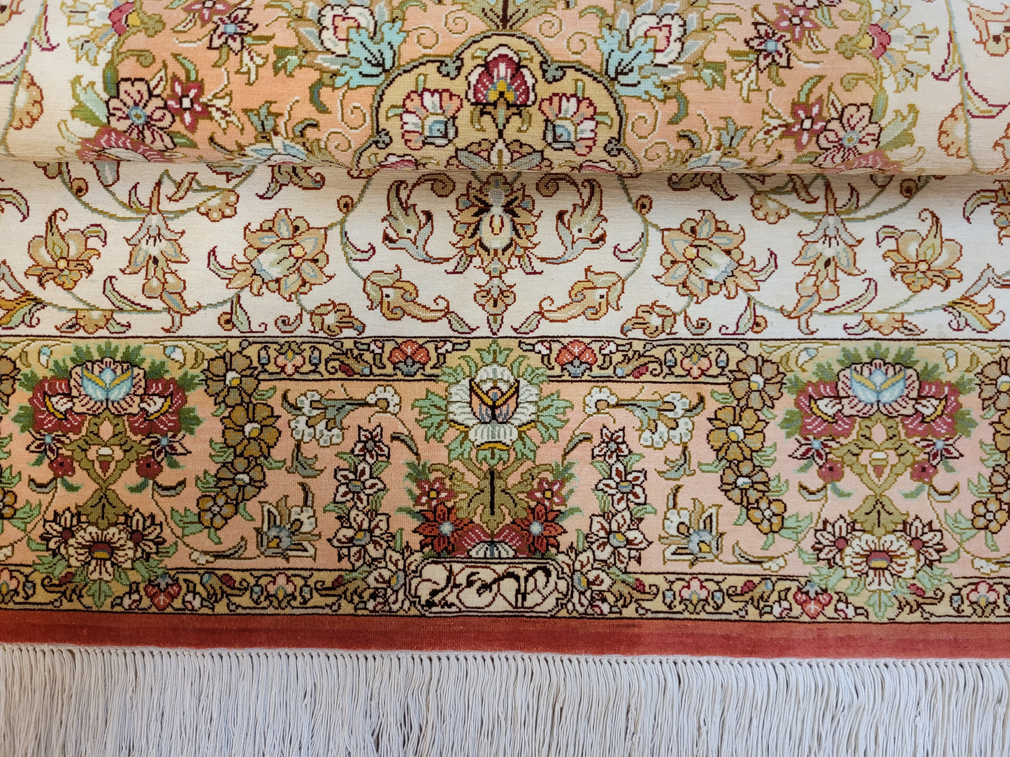 Ghom Teppich Seide auf Seide fein Medaillon Blütenornament