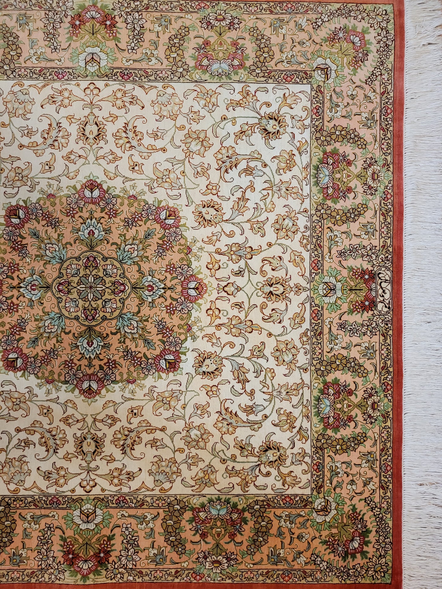 Ghom Teppich Seide auf Seide fein Medaillon Blütenornament