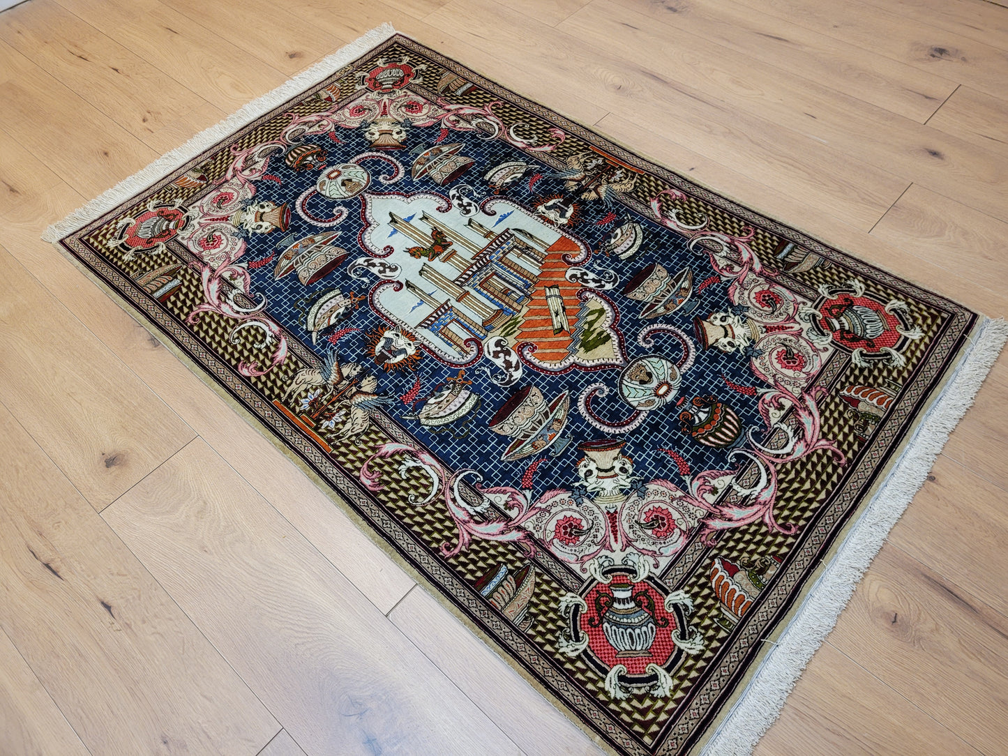 Ghom Teppich Seide auf Seide signiert figürliche Darstellung