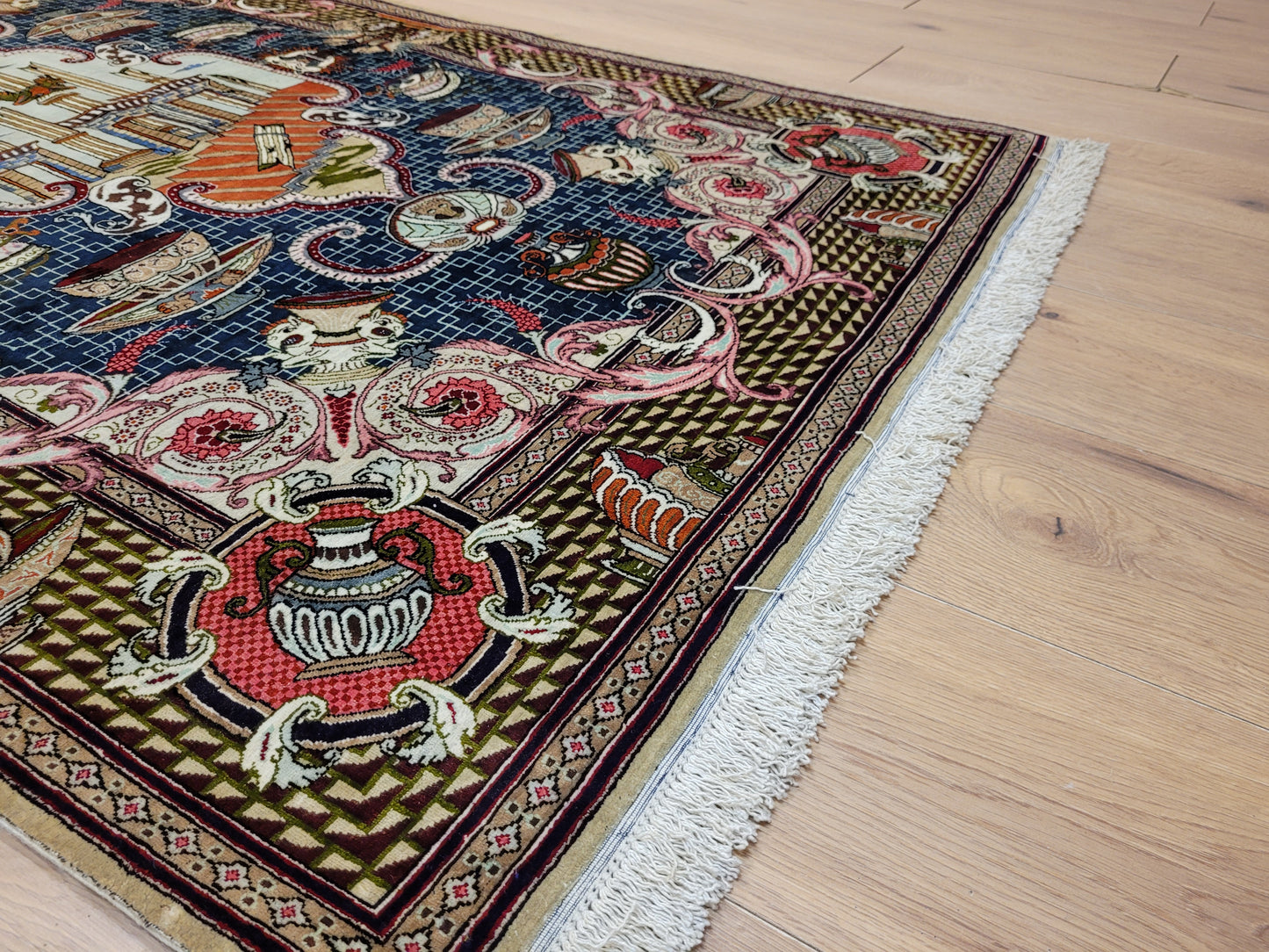 Ghom Teppich Seide auf Seide signiert figürliche Darstellung