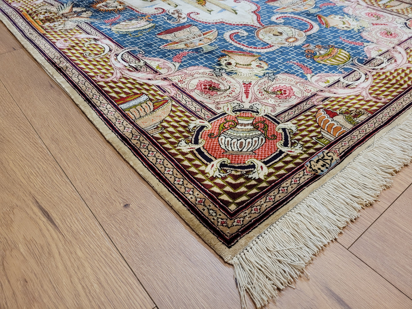 Ghom Teppich Seide auf Seide signiert figürliche Darstellung