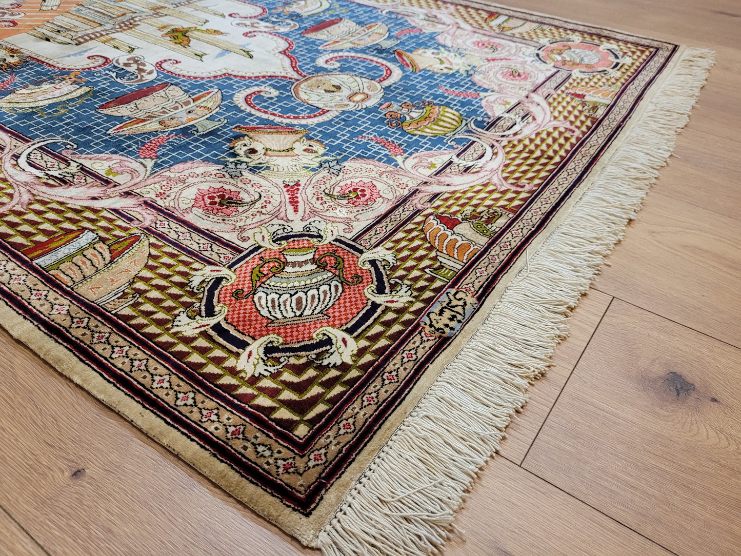 Ghom Teppich Seide auf Seide signiert figürliche Darstellung