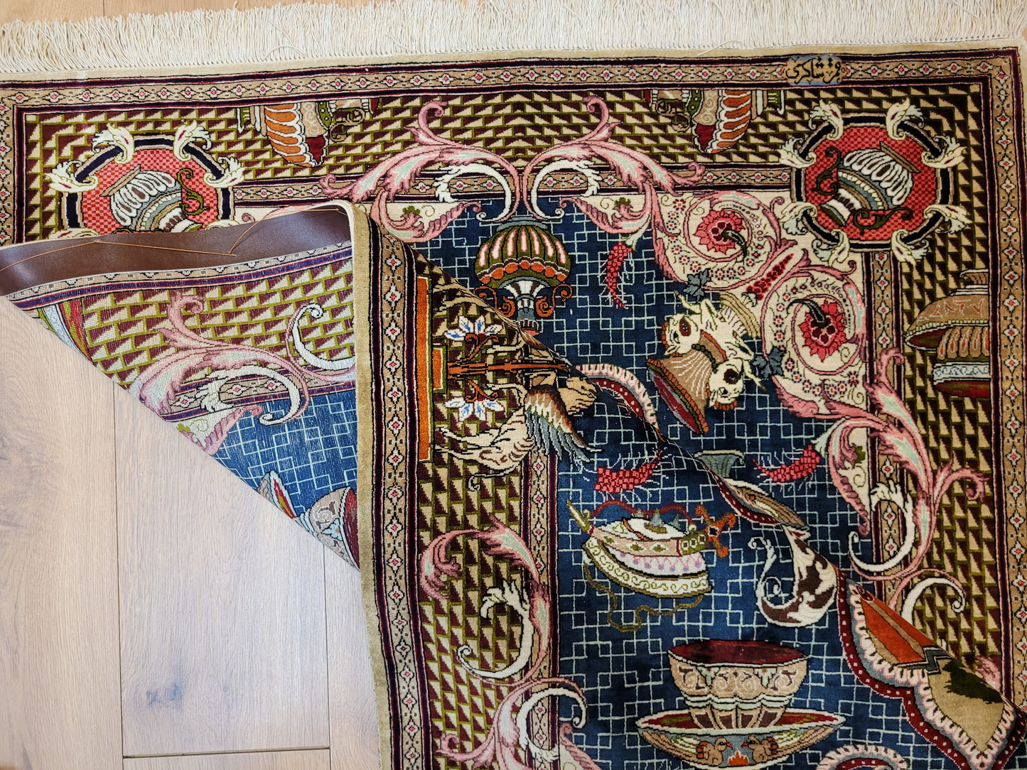 Ghom Teppich Seide auf Seide signiert figürliche Darstellung