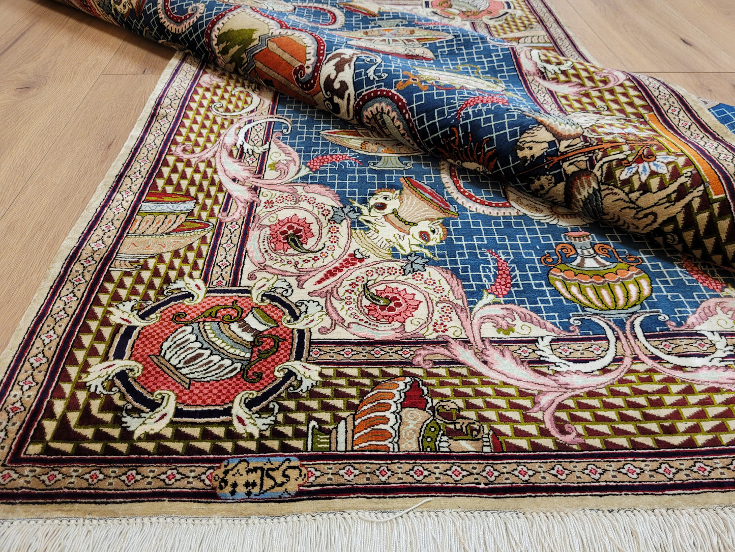 Ghom Teppich Seide auf Seide signiert figürliche Darstellung