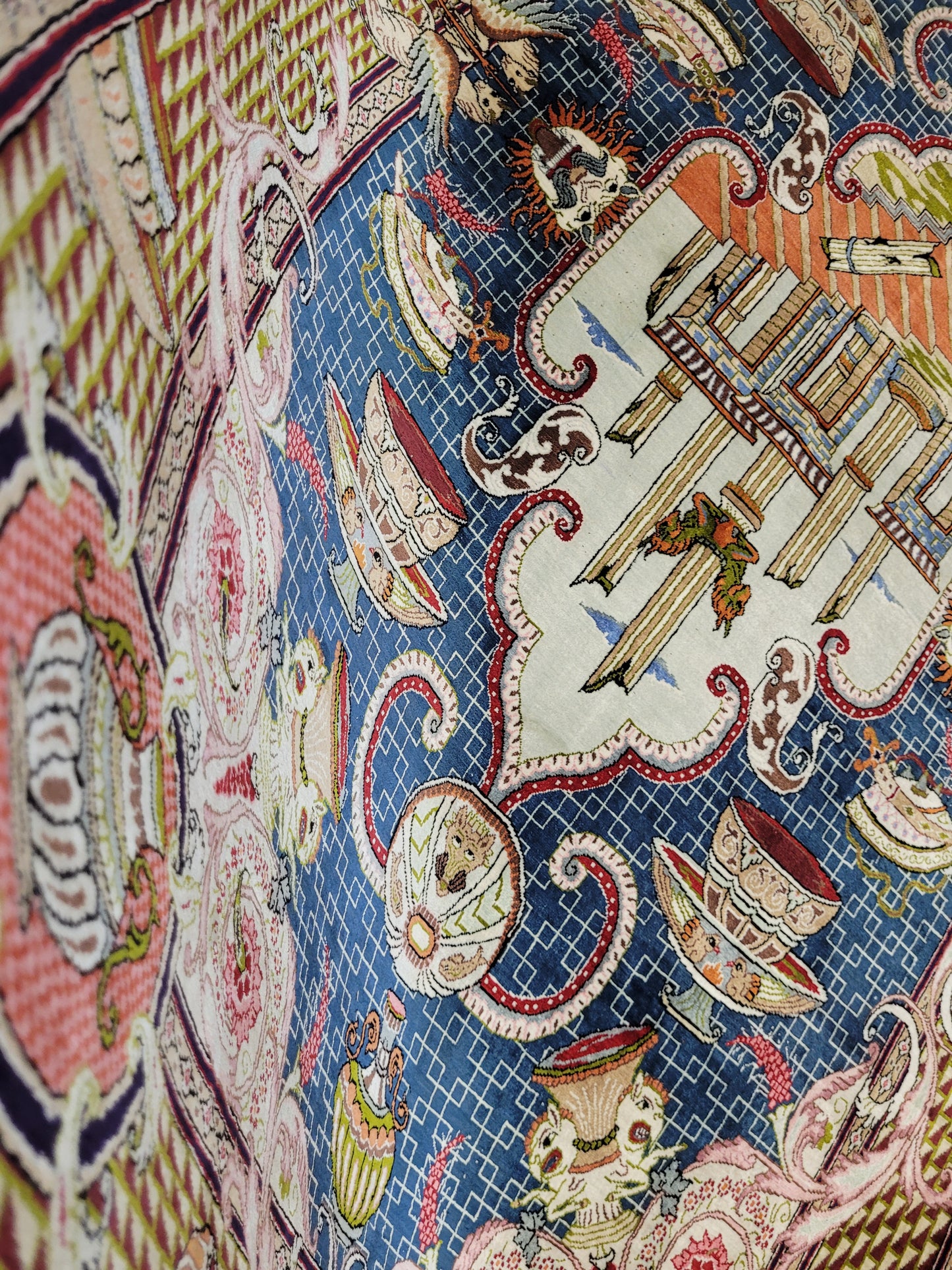 Ghom Teppich Seide auf Seide signiert figürliche Darstellung