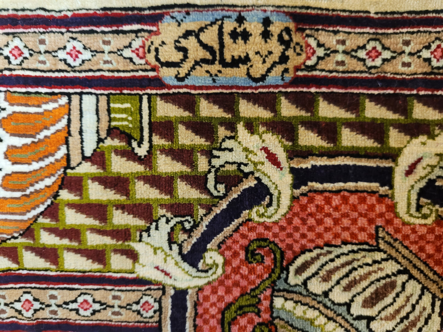 Ghom Teppich Seide auf Seide signiert figürliche Darstellung