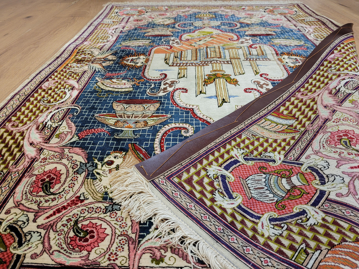 Ghom Teppich Seide auf Seide signiert figürliche Darstellung