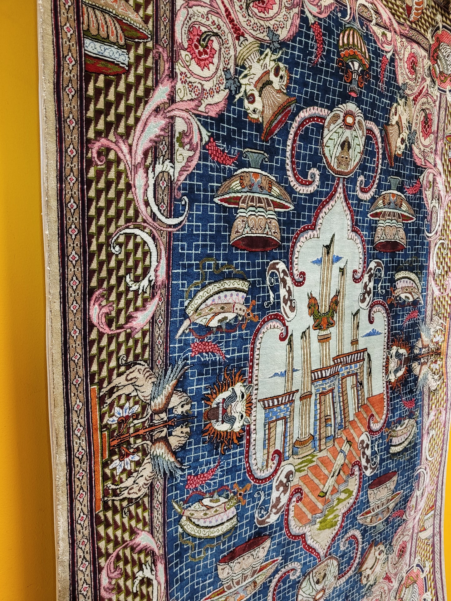 Ghom Teppich Seide auf Seide signiert figürliche Darstellung