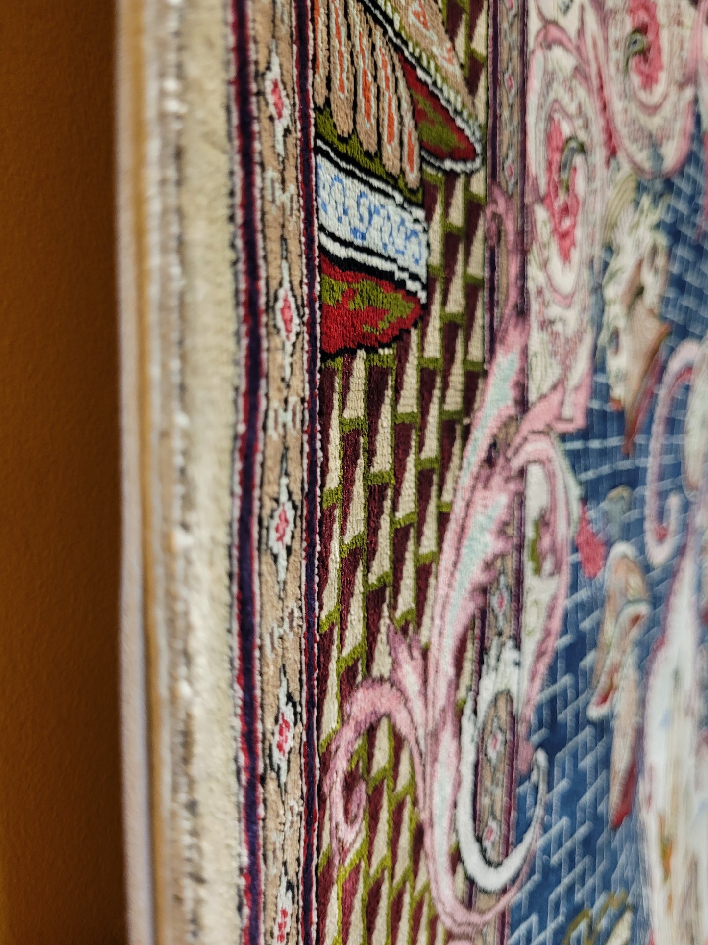 Ghom Teppich Seide auf Seide signiert figürliche Darstellung