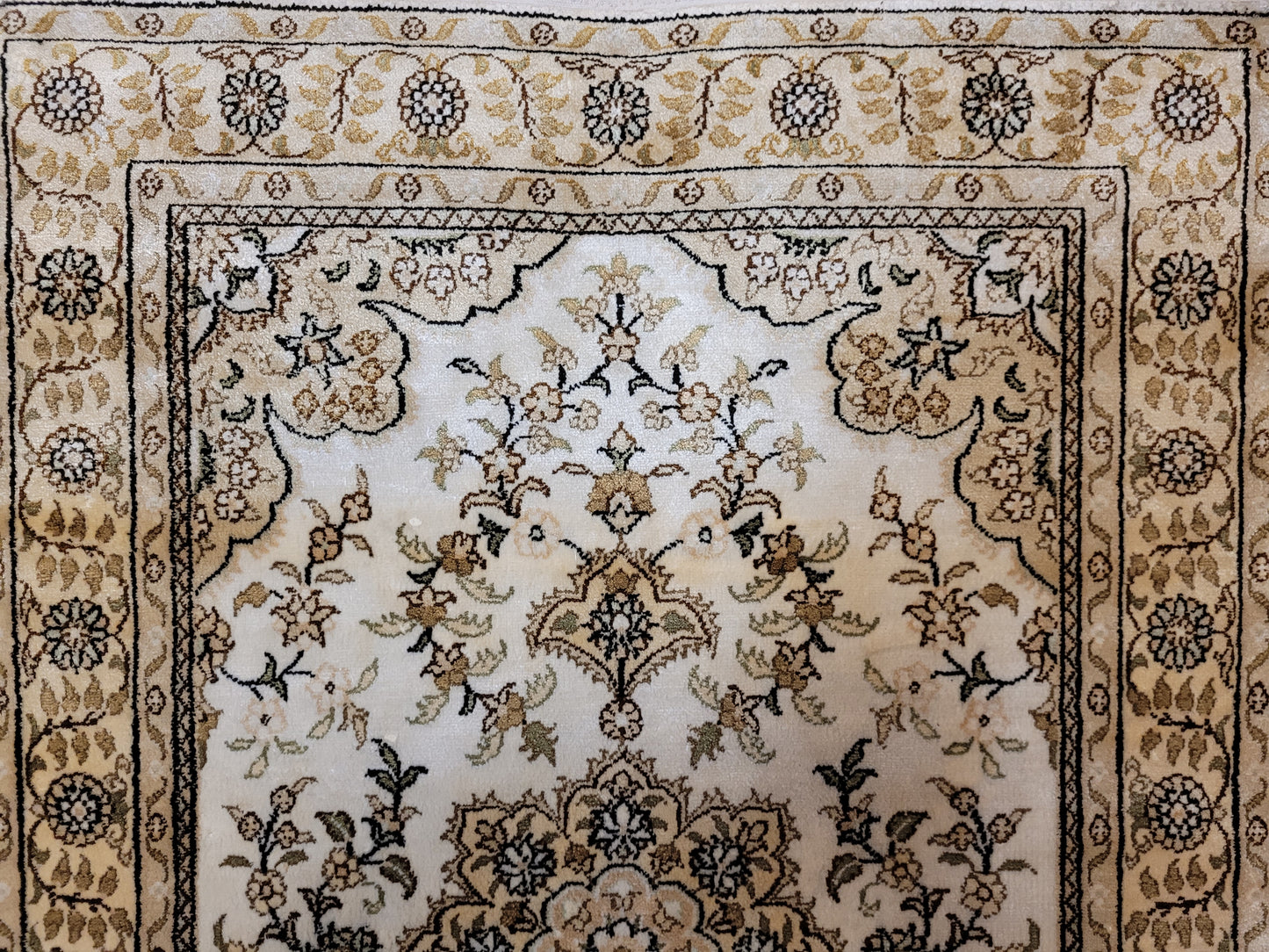 Hereke Teppich Seide auf Seide fein Medaillon mit Blumenornamenten