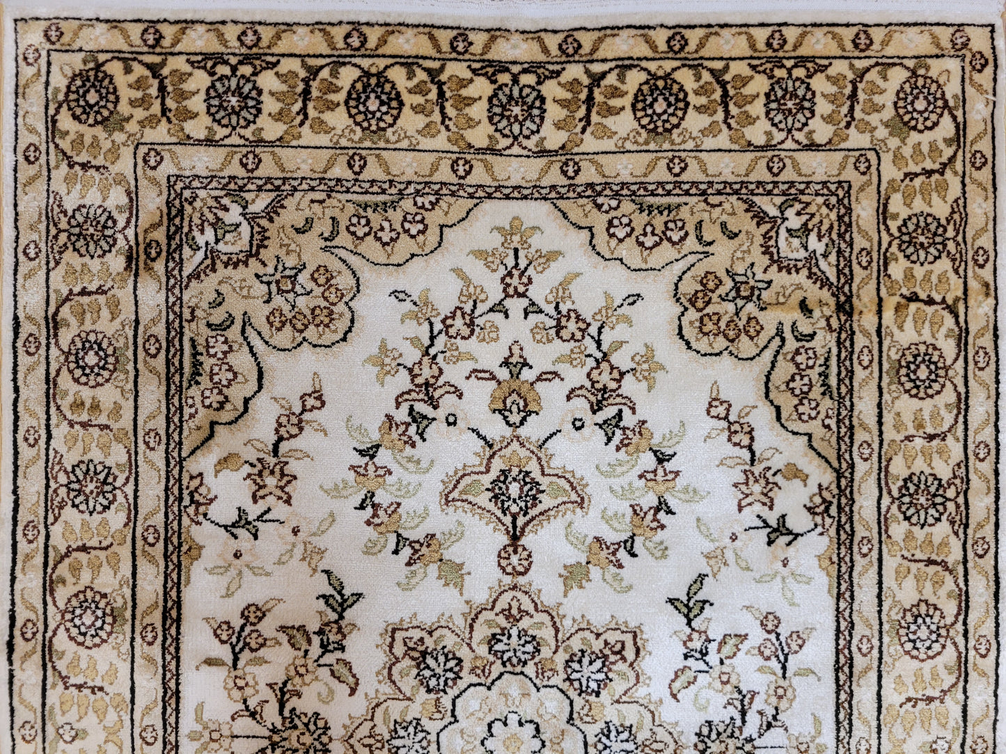 Hereke Teppich Seide auf Seide fein Medaillon mit Blumenornamenten