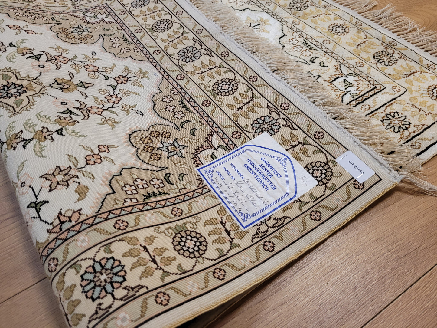 Hereke Teppich Seide auf Seide fein Medaillon mit Blumenornamenten