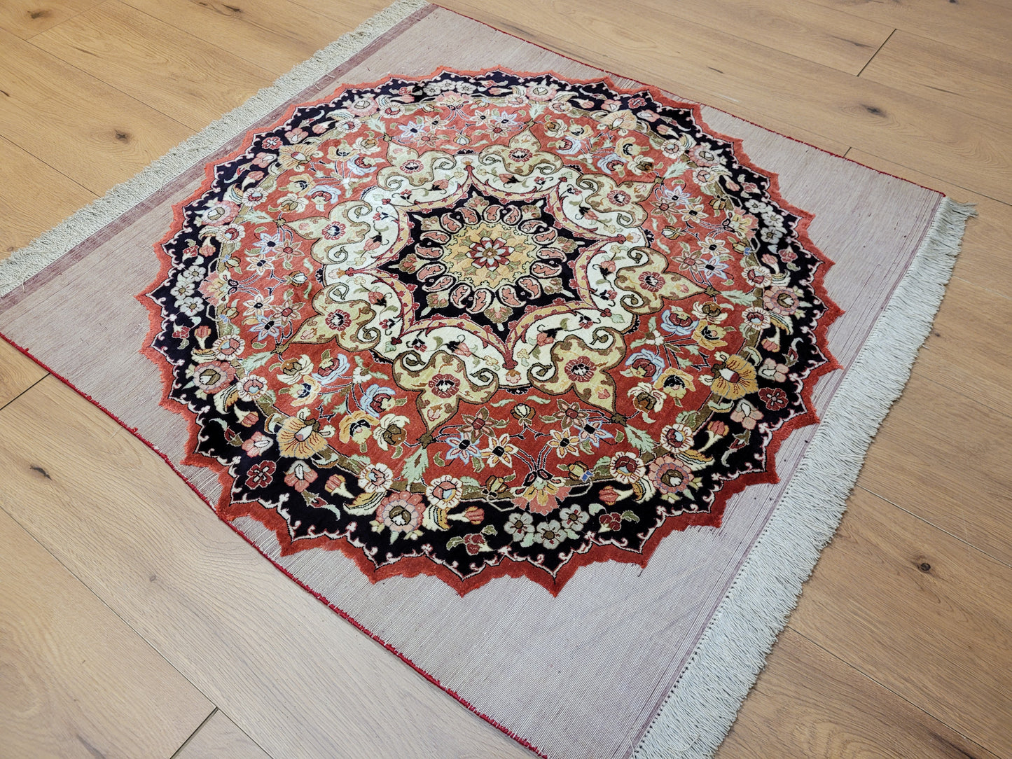 Ghom Teppich Seide fein rundes Medaillon florales Muster