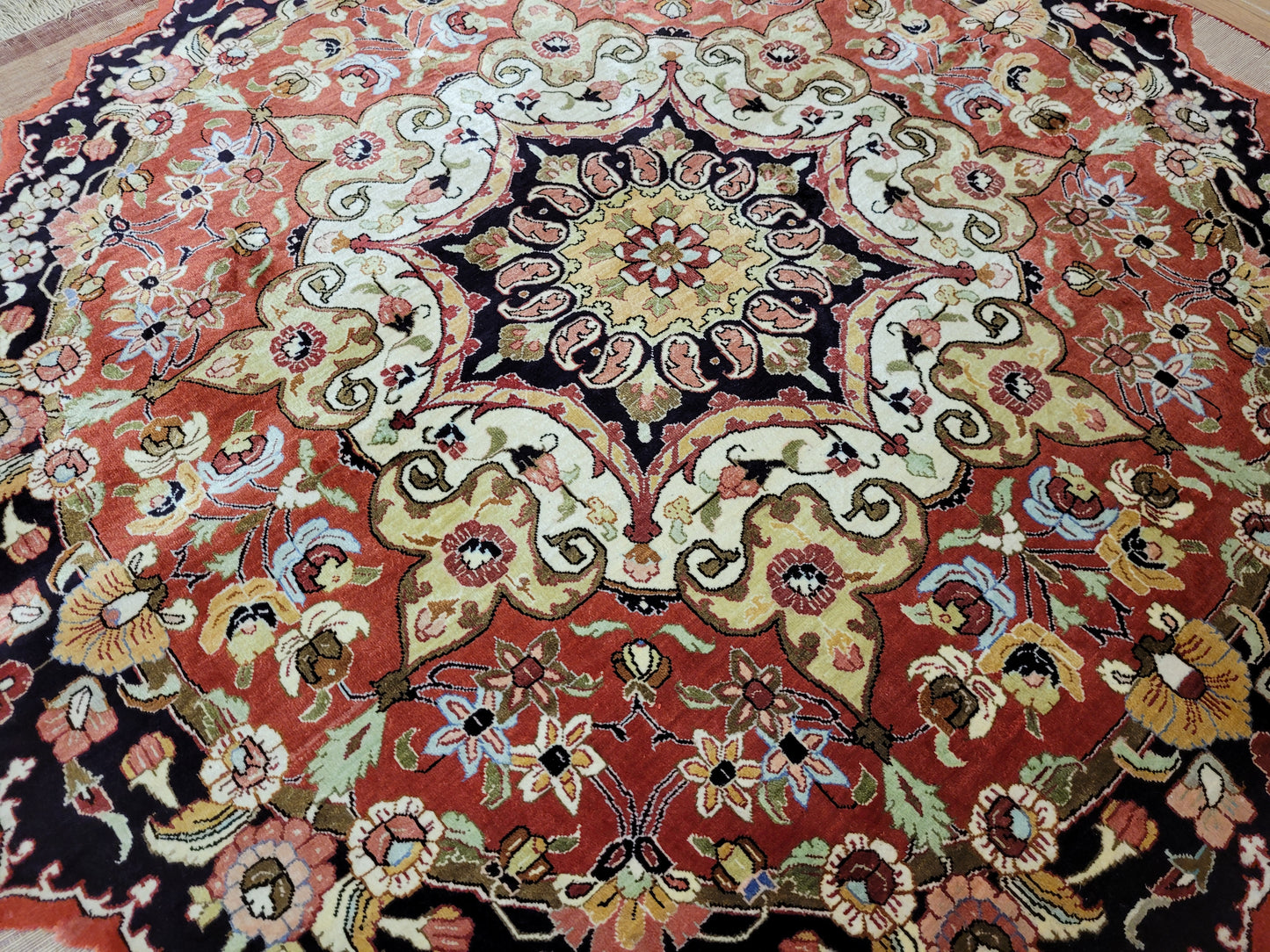 Ghom Teppich Seide fein rundes Medaillon florales Muster