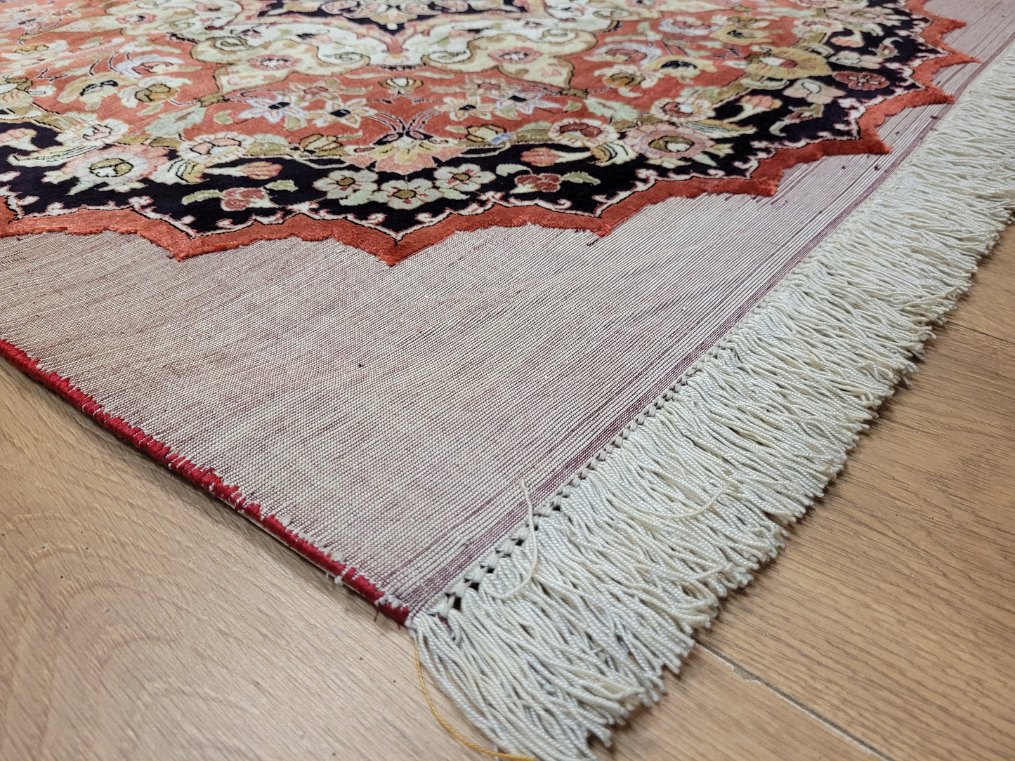 Ghom Teppich Seide fein rundes Medaillon florales Muster