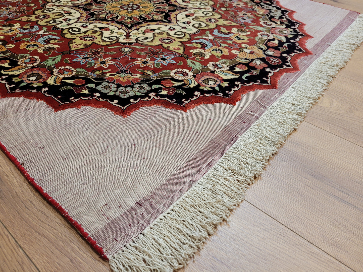 Ghom Teppich Seide fein rundes Medaillon florales Muster