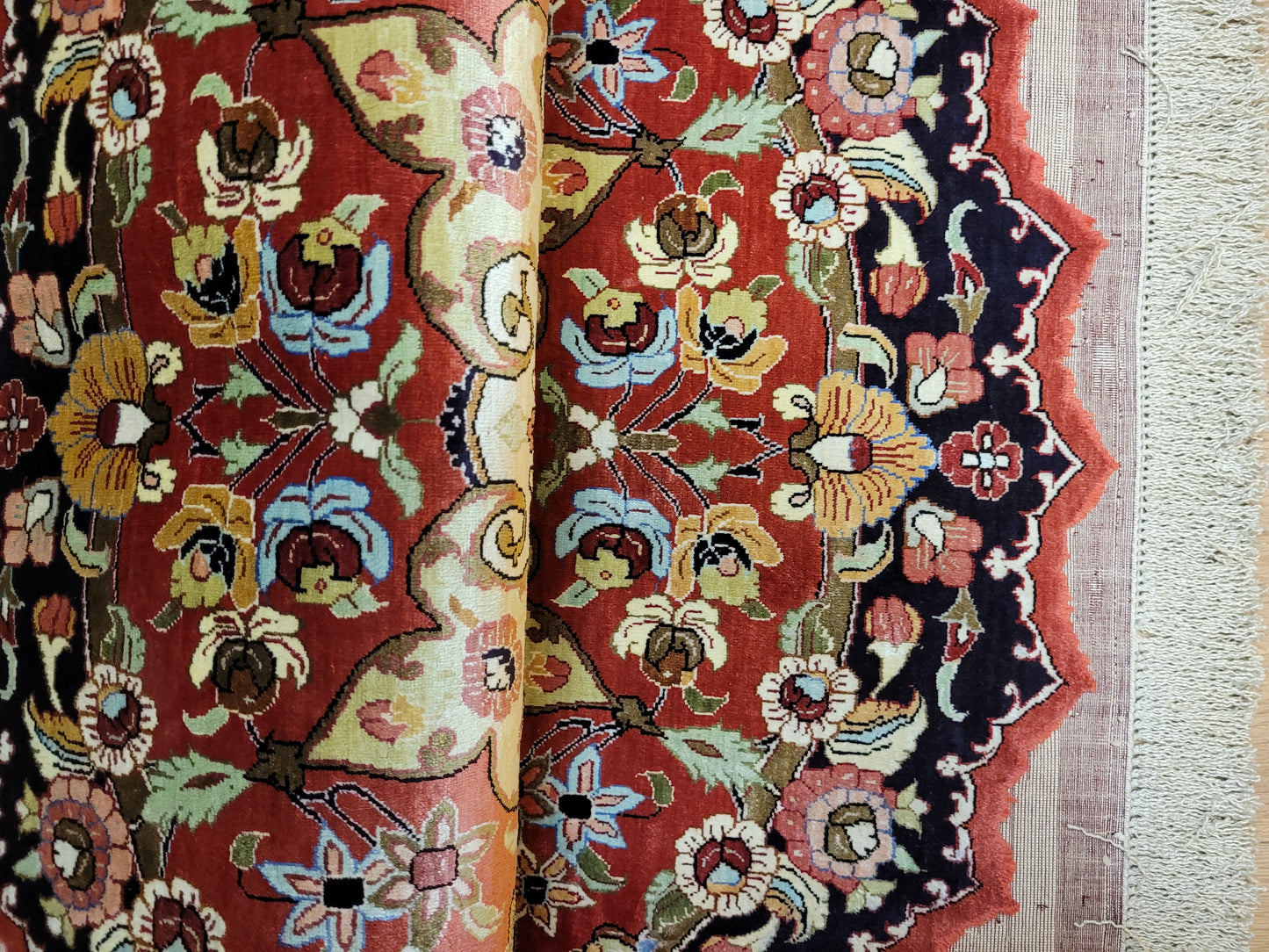 Ghom Teppich Seide fein rundes Medaillon florales Muster