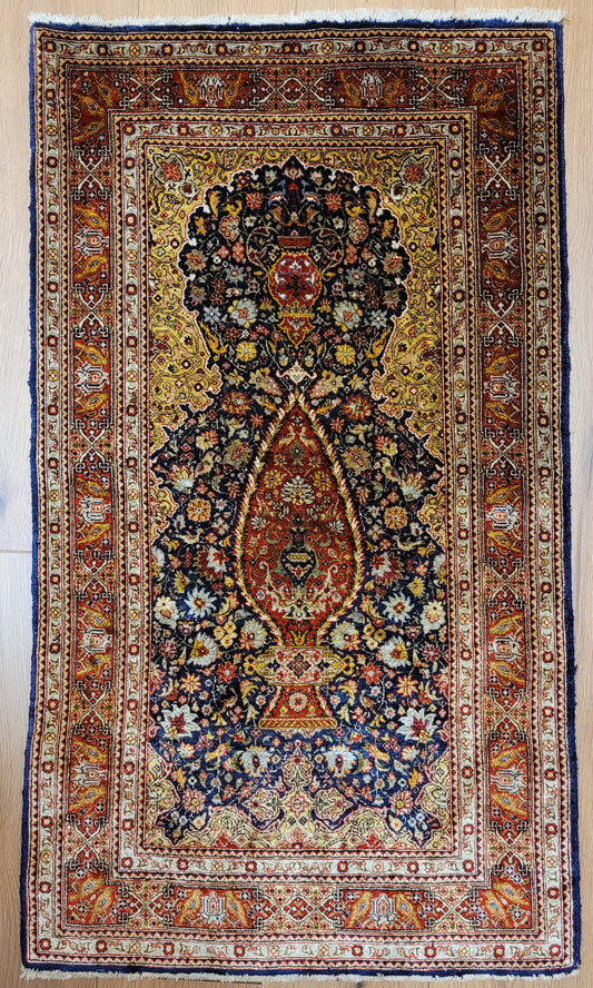 Hereke Teppich Seide auf Seide fein Vase mit Blumenmotiv