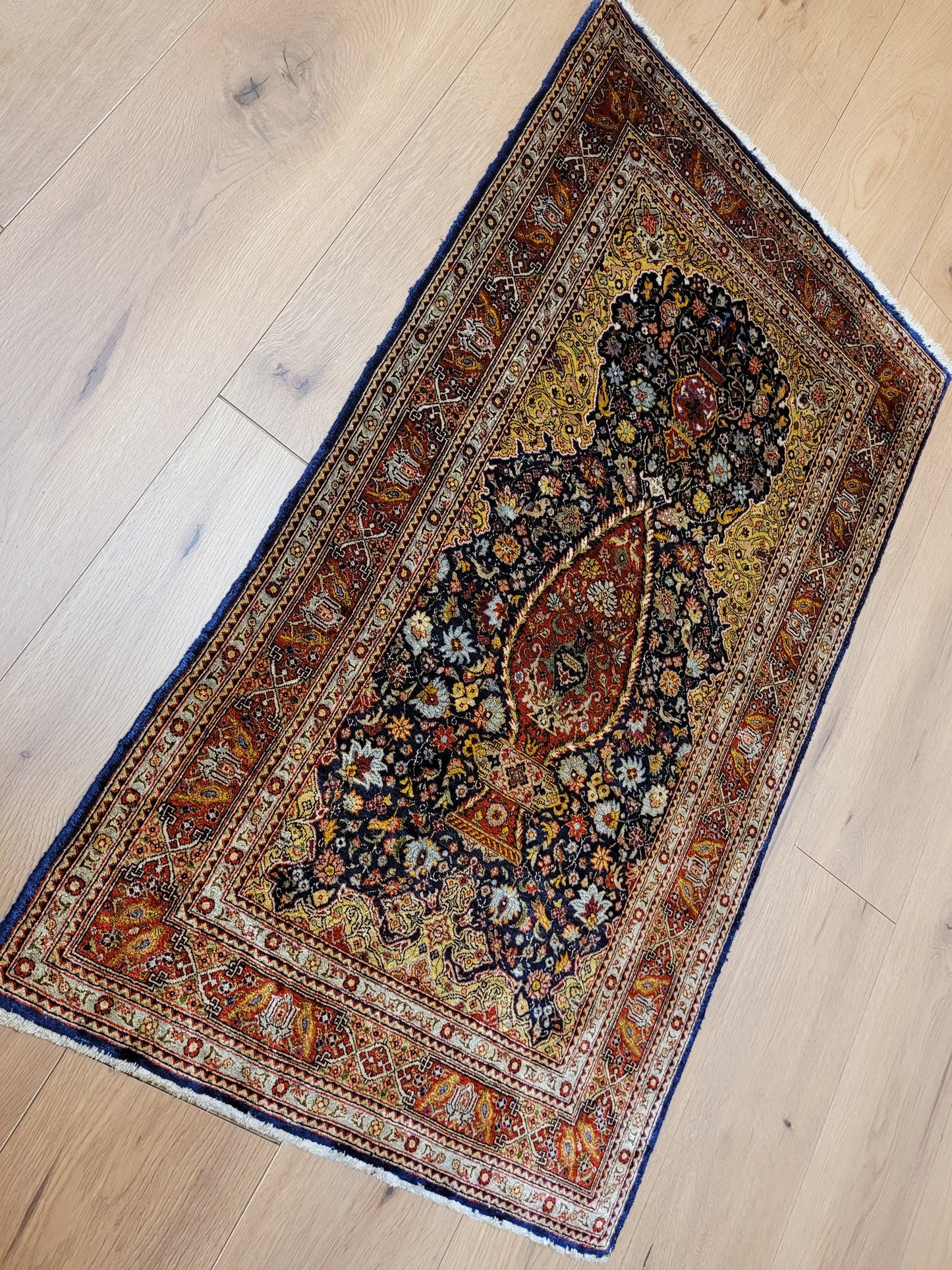 Hereke Teppich Seide auf Seide fein Vase mit Blumenmotiv