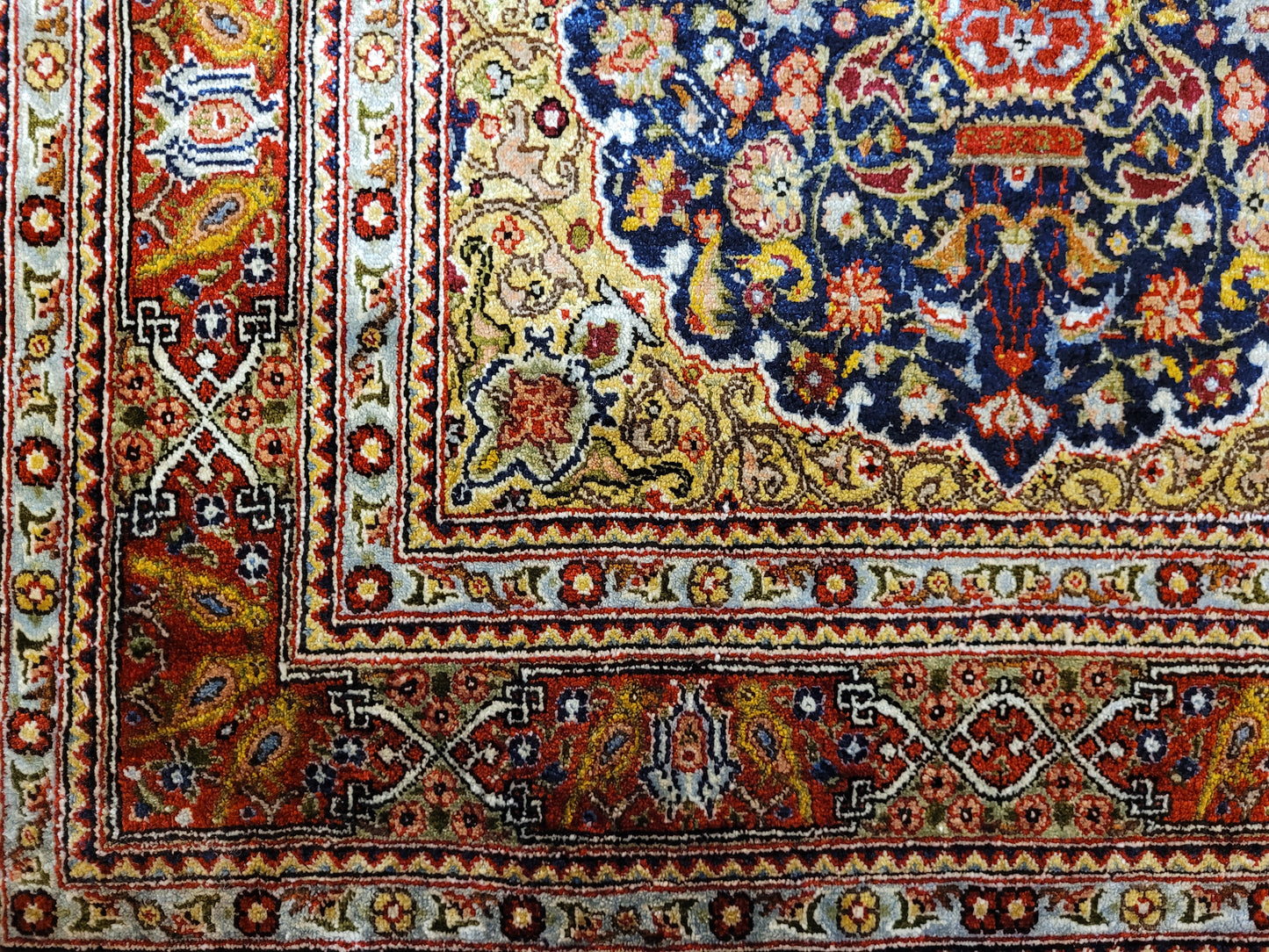 Hereke Teppich Seide auf Seide fein Vase mit Blumenmotiv