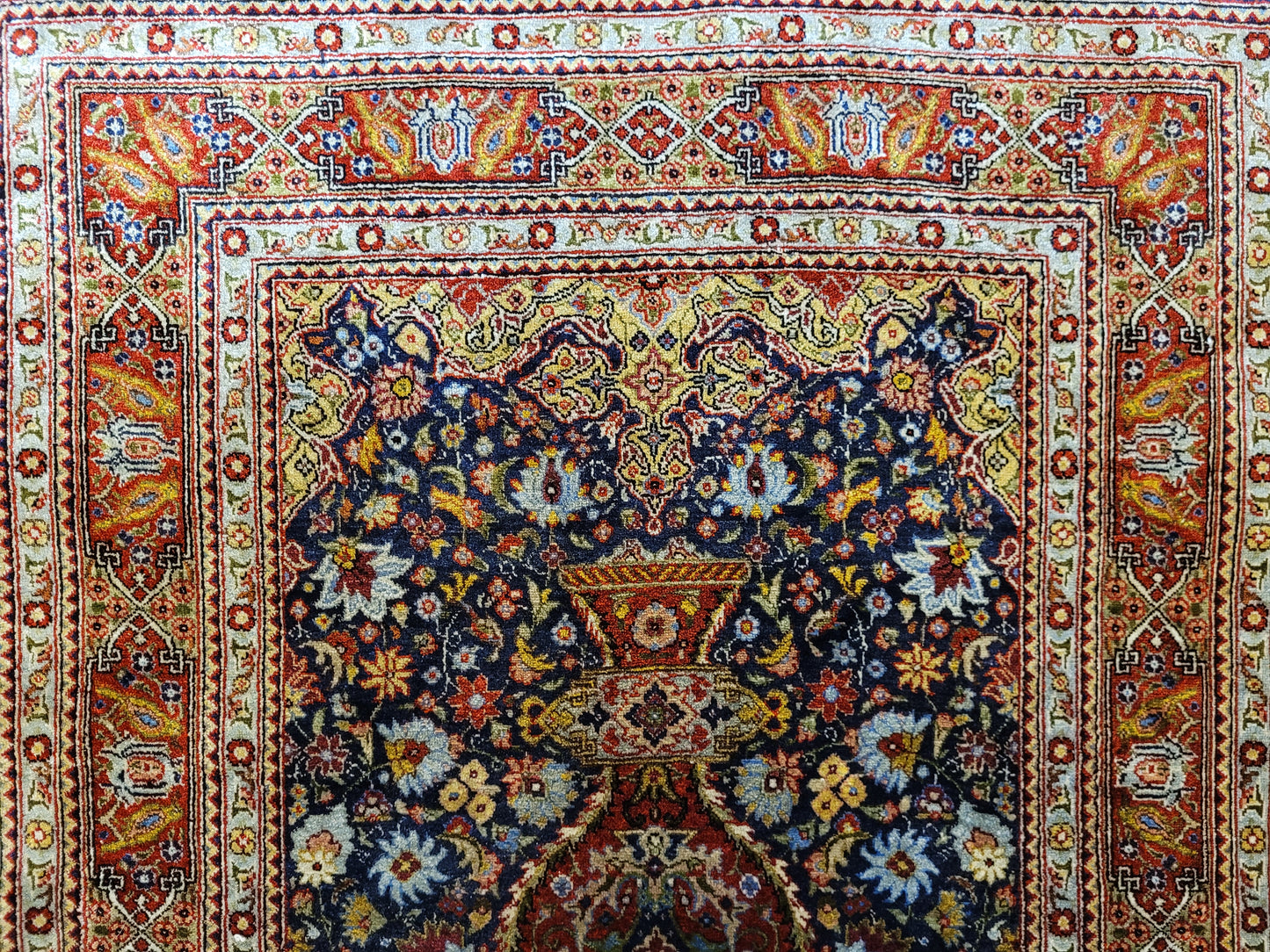 Hereke Teppich Seide auf Seide fein Vase mit Blumenmotiv