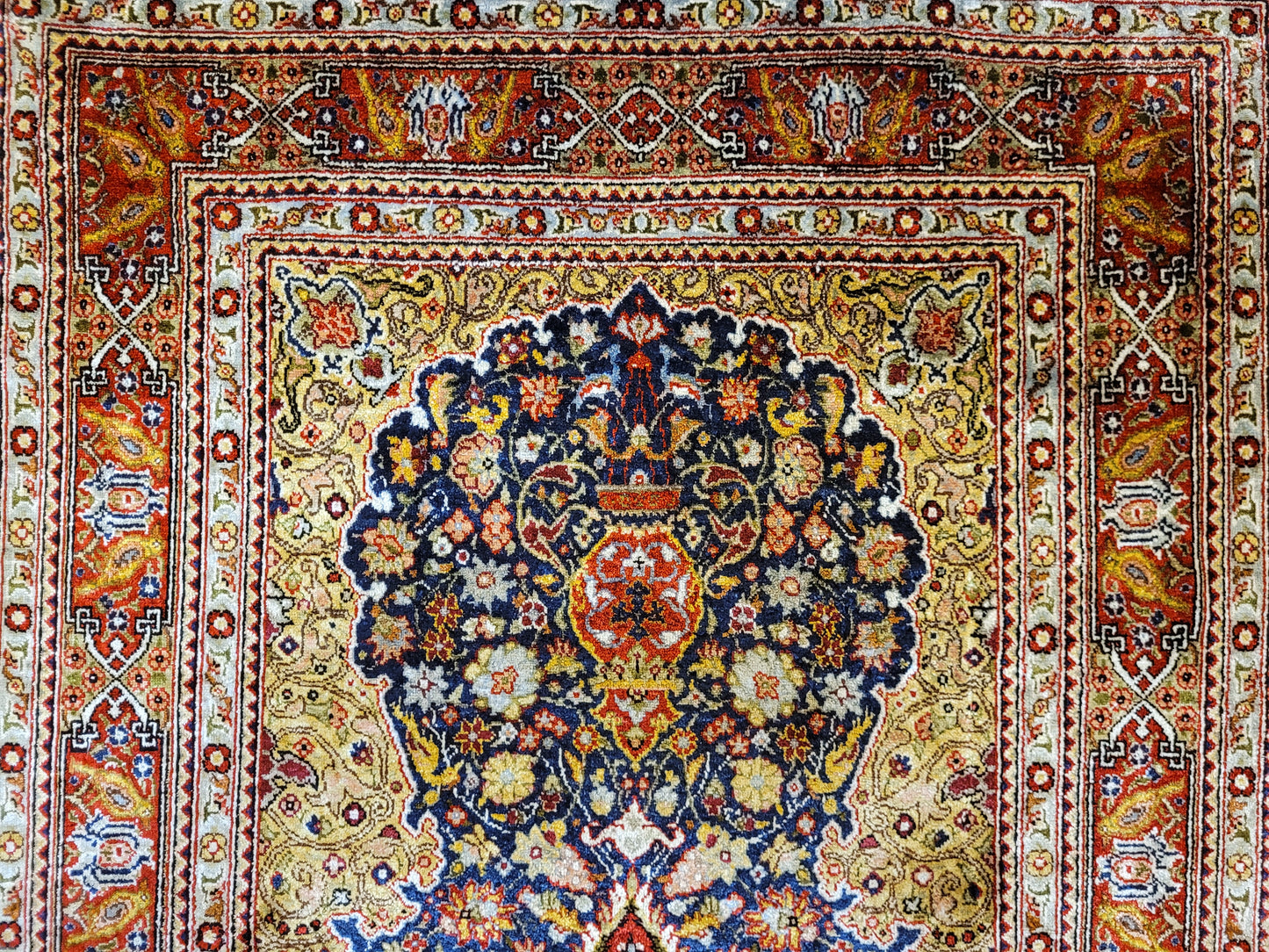 Hereke Teppich Seide auf Seide fein Vase mit Blumenmotiv