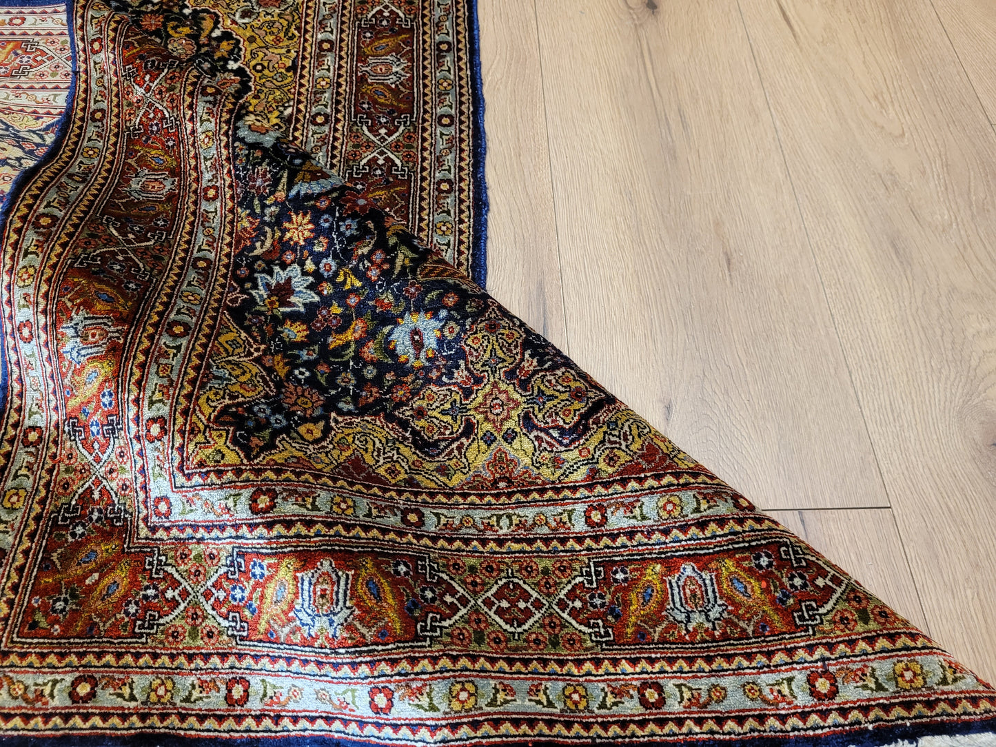 Hereke Teppich Seide auf Seide fein Vase mit Blumenmotiv