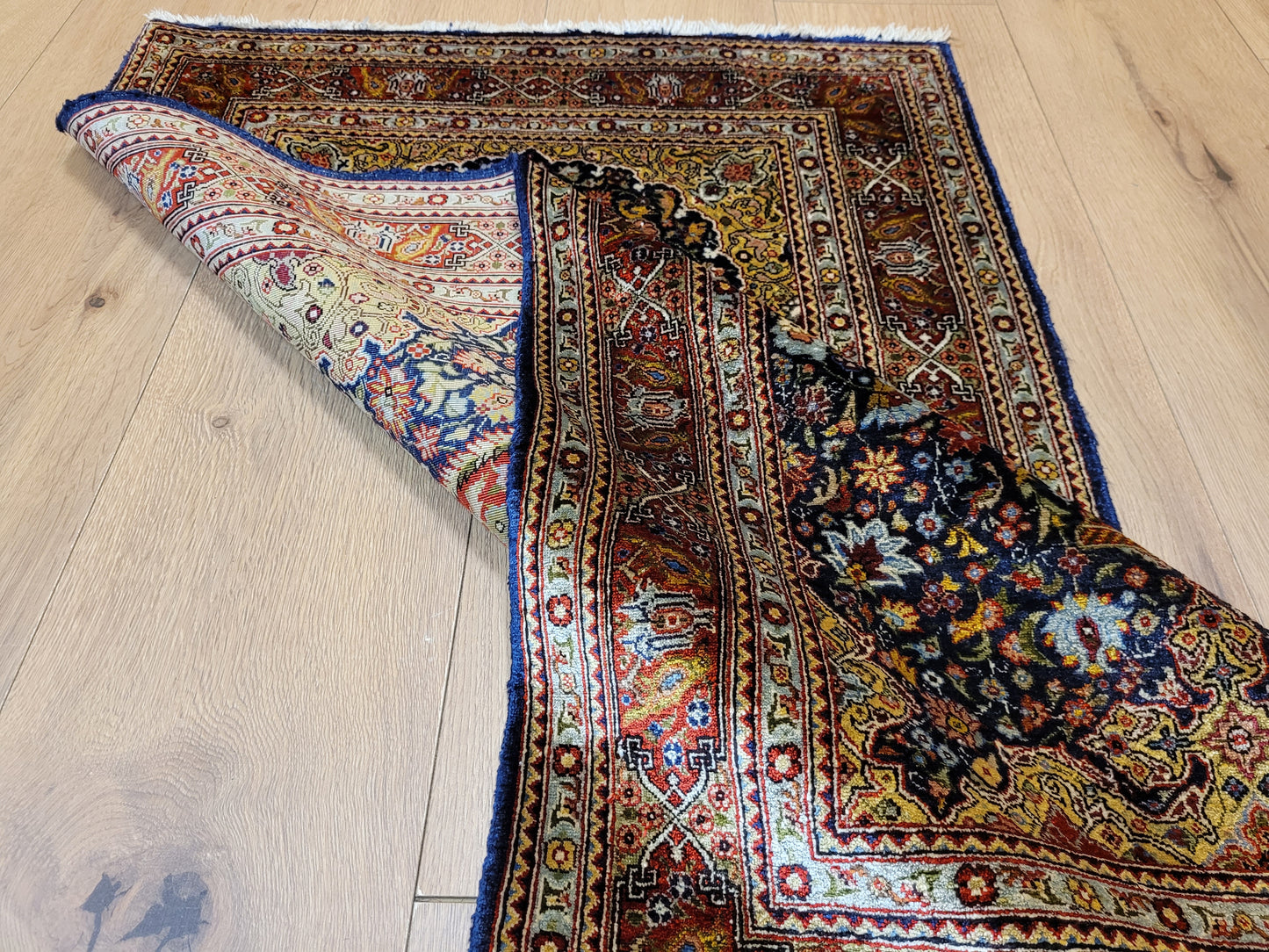 Hereke Teppich Seide auf Seide fein Vase mit Blumenmotiv