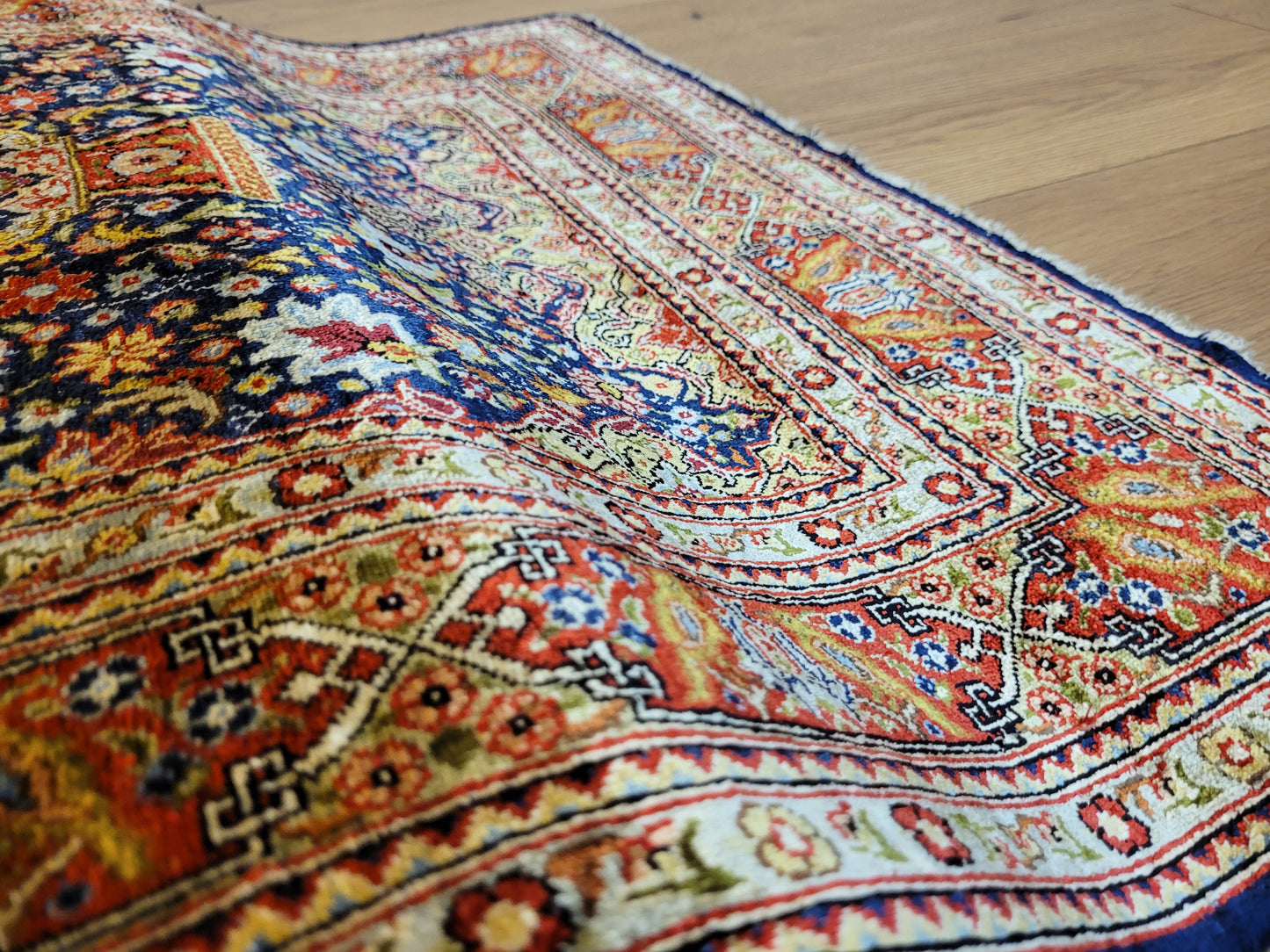 Hereke Teppich Seide auf Seide fein Vase mit Blumenmotiv