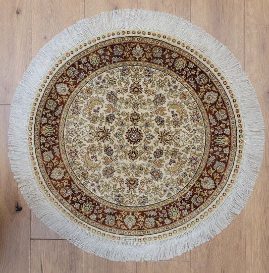 Hereke Teppich Seide auf Seide signiert rund florales Medaillon