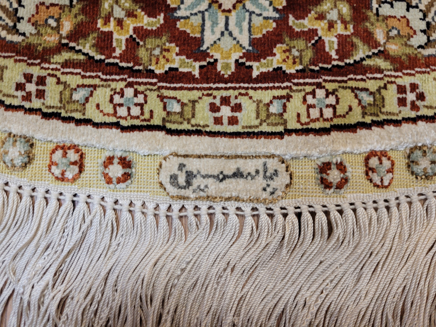 Hereke Teppich Seide auf Seide signiert rund florales Medaillon