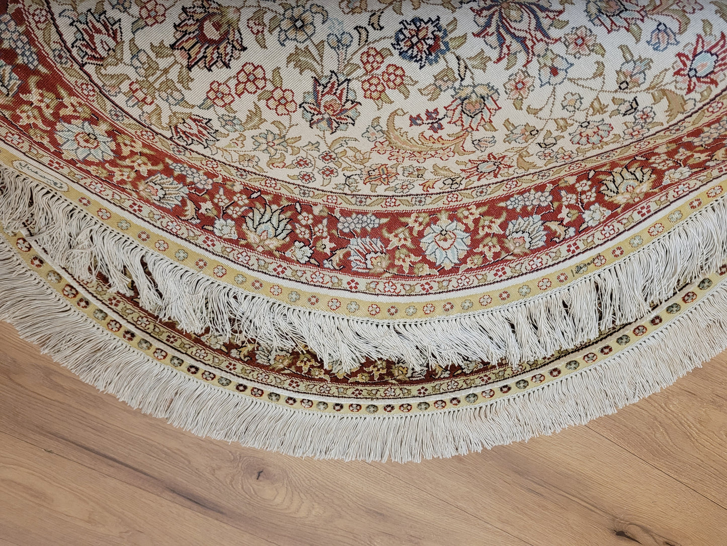 Hereke Teppich Seide auf Seide signiert rund florales Medaillon