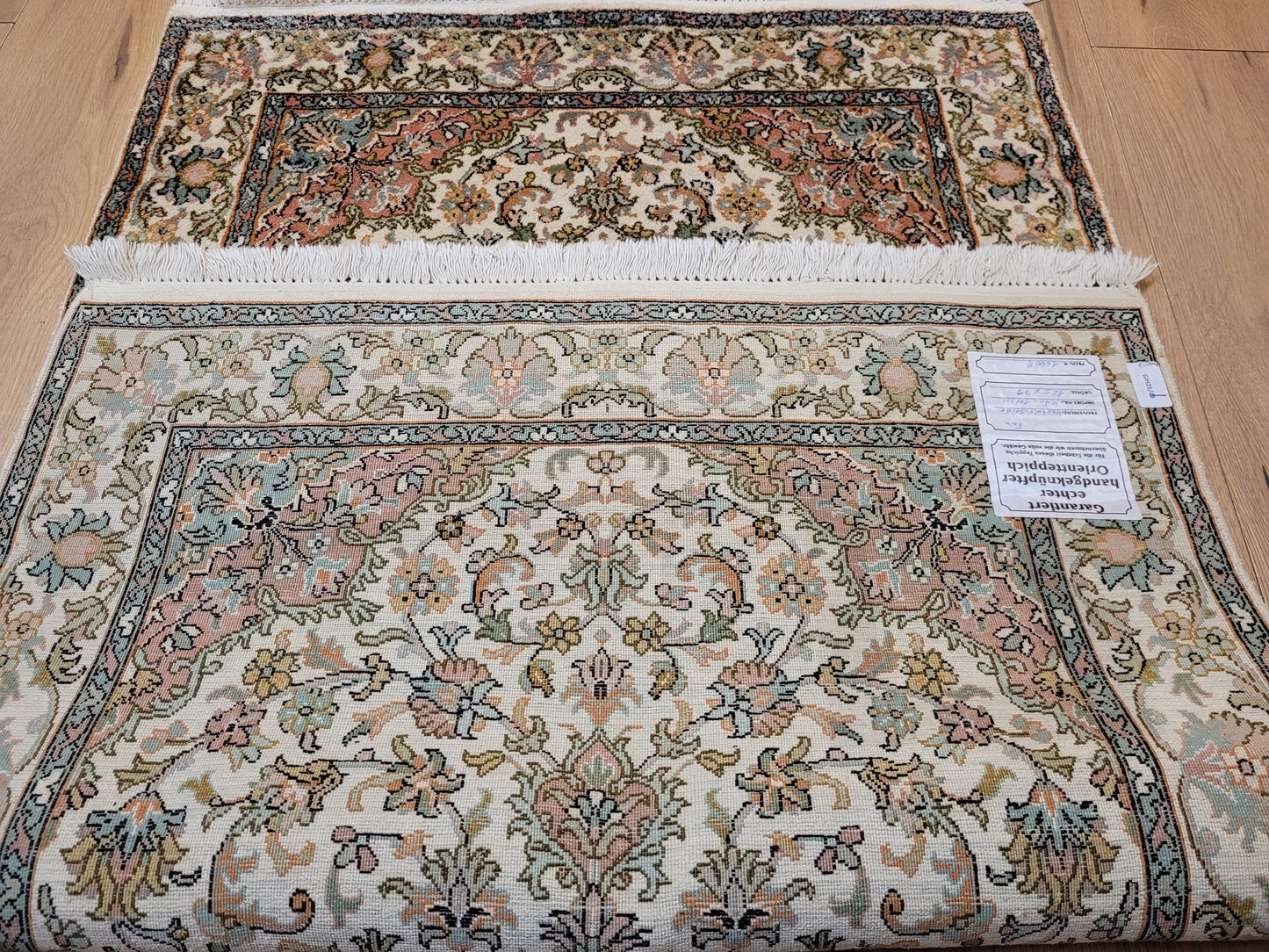 Kaschmir Teppich Seide fein florales Medaillon