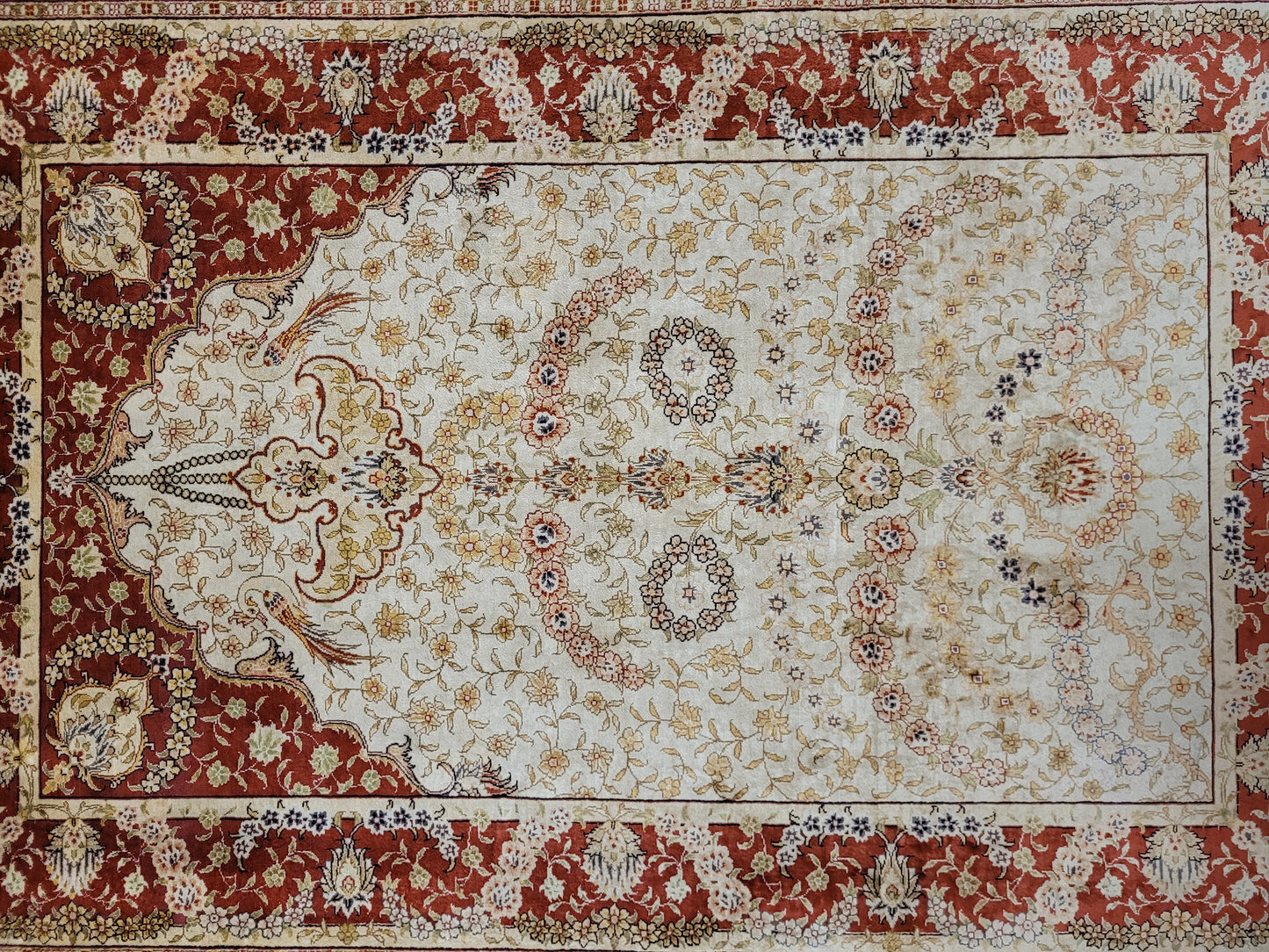 Hereke Teppich Seide auf Seide signiert fein Paradiesvogel Motiv