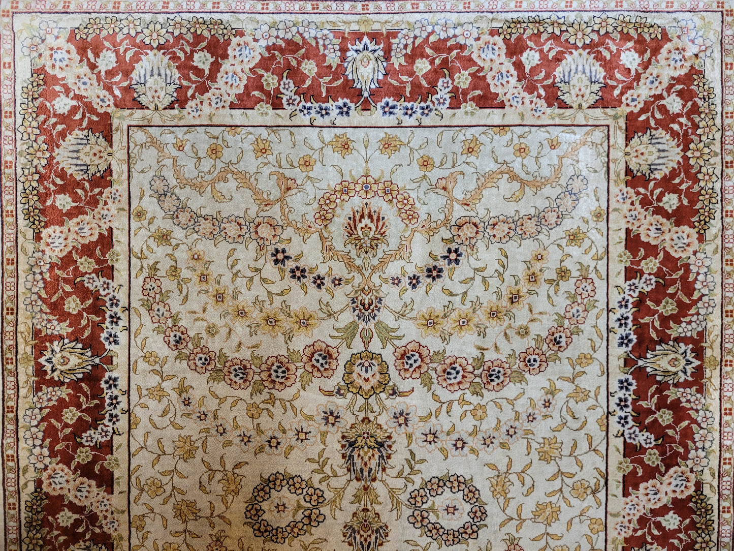 Hereke Teppich Seide auf Seide signiert fein Paradiesvogel Motiv