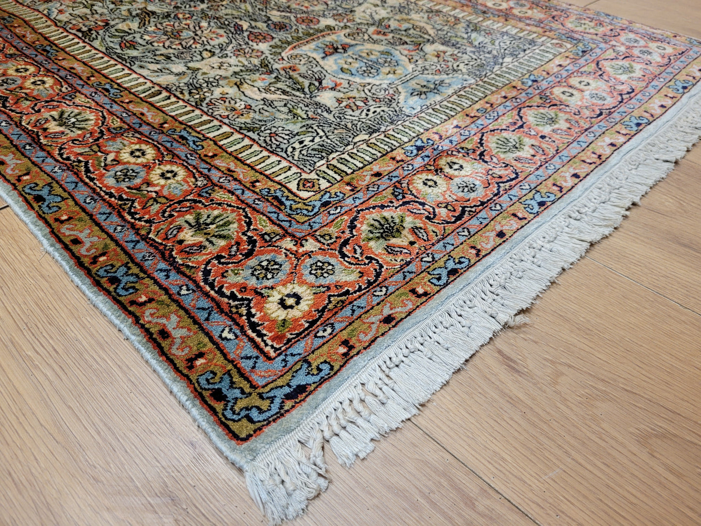 Ghom Teppich Seide auf Seide fein Vase mit Blumenornamenten