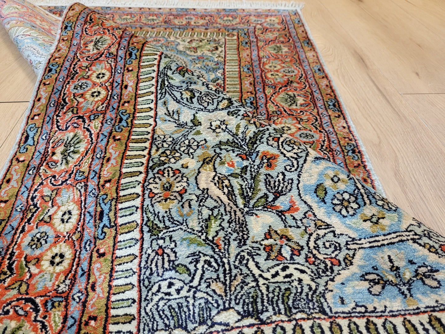 Ghom Teppich Seide auf Seide fein Vase mit Blumenornamenten