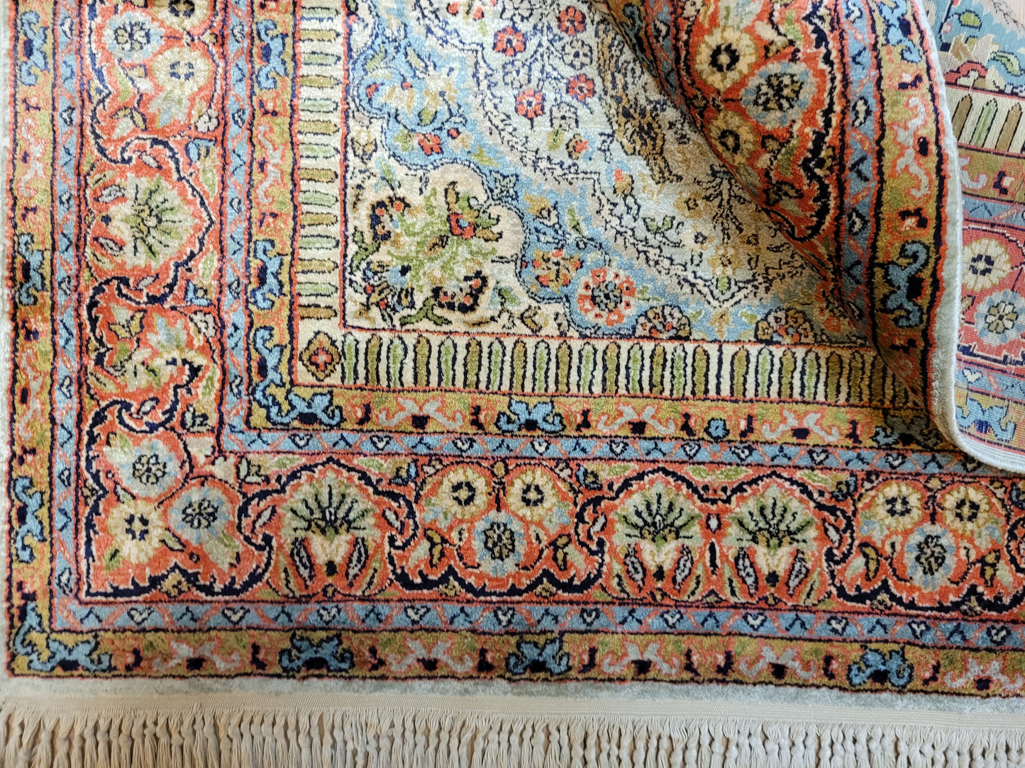 Ghom Teppich Seide auf Seide fein Vase mit Blumenornamenten